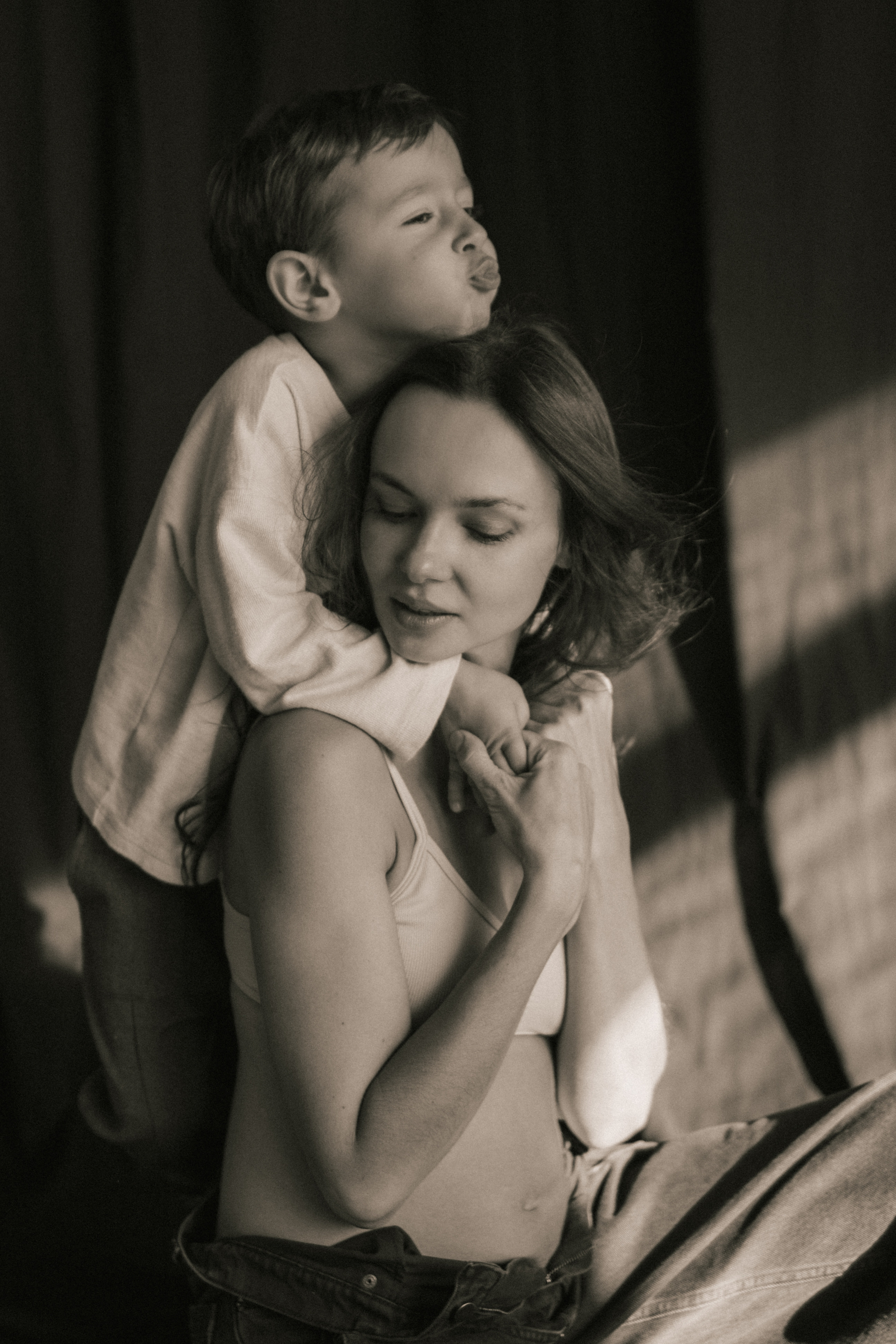 Мама Лена и сыночек Миша. Фотограф про любовь в городе Москва