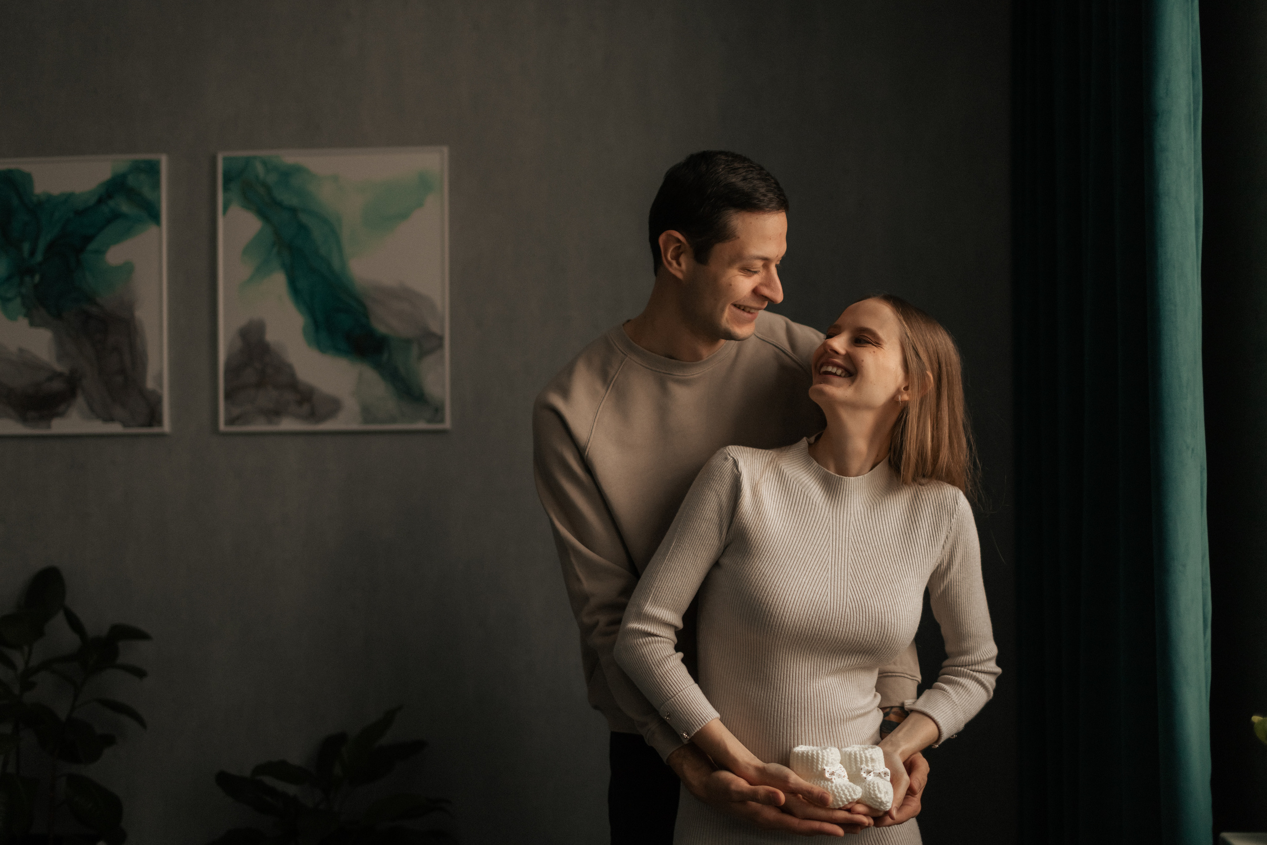 Павел и Мария в трепетном ожидании. Фотограф про любовь в городе Москва