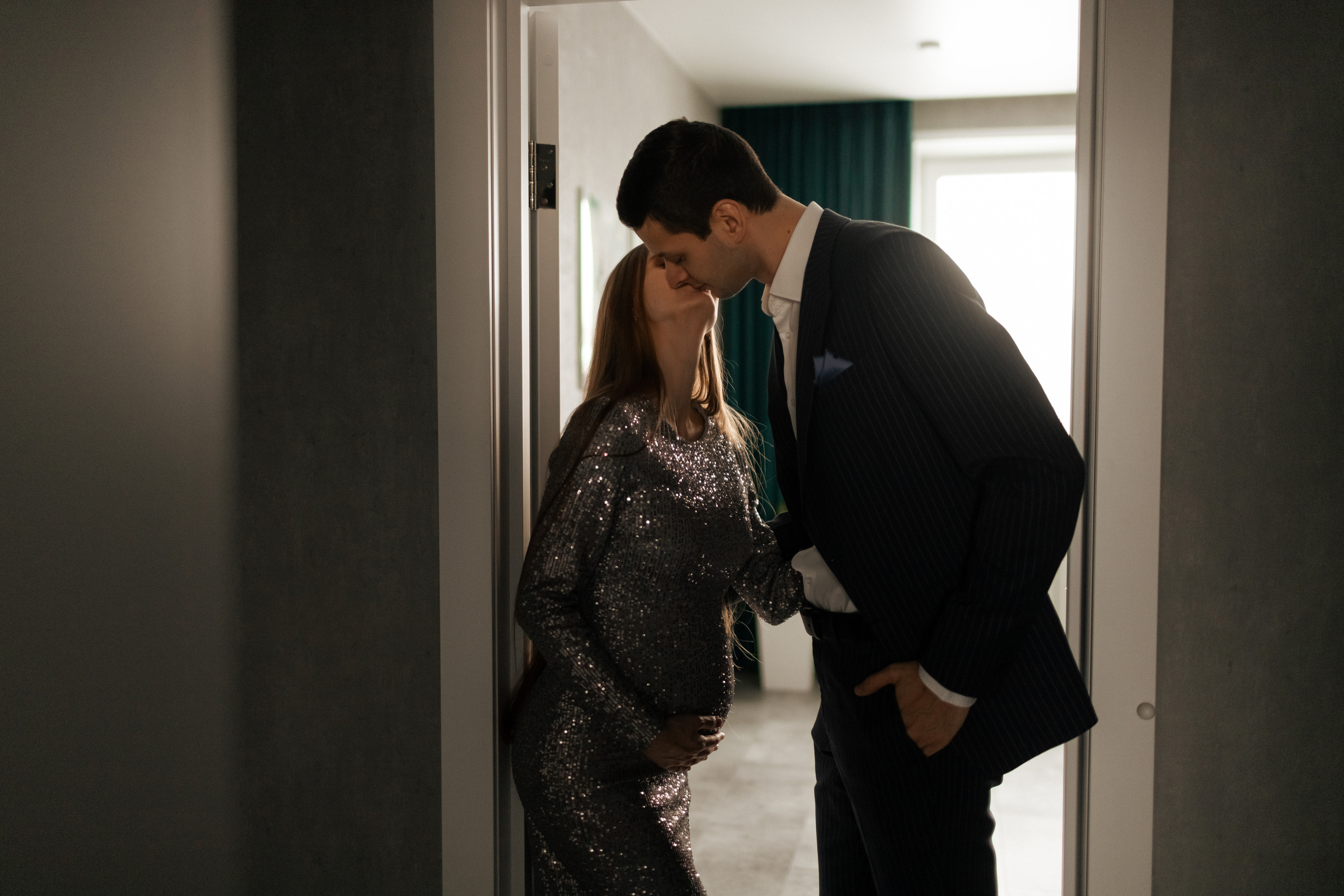 Павел и Мария в трепетном ожидании. Фотограф про любовь в городе Москва