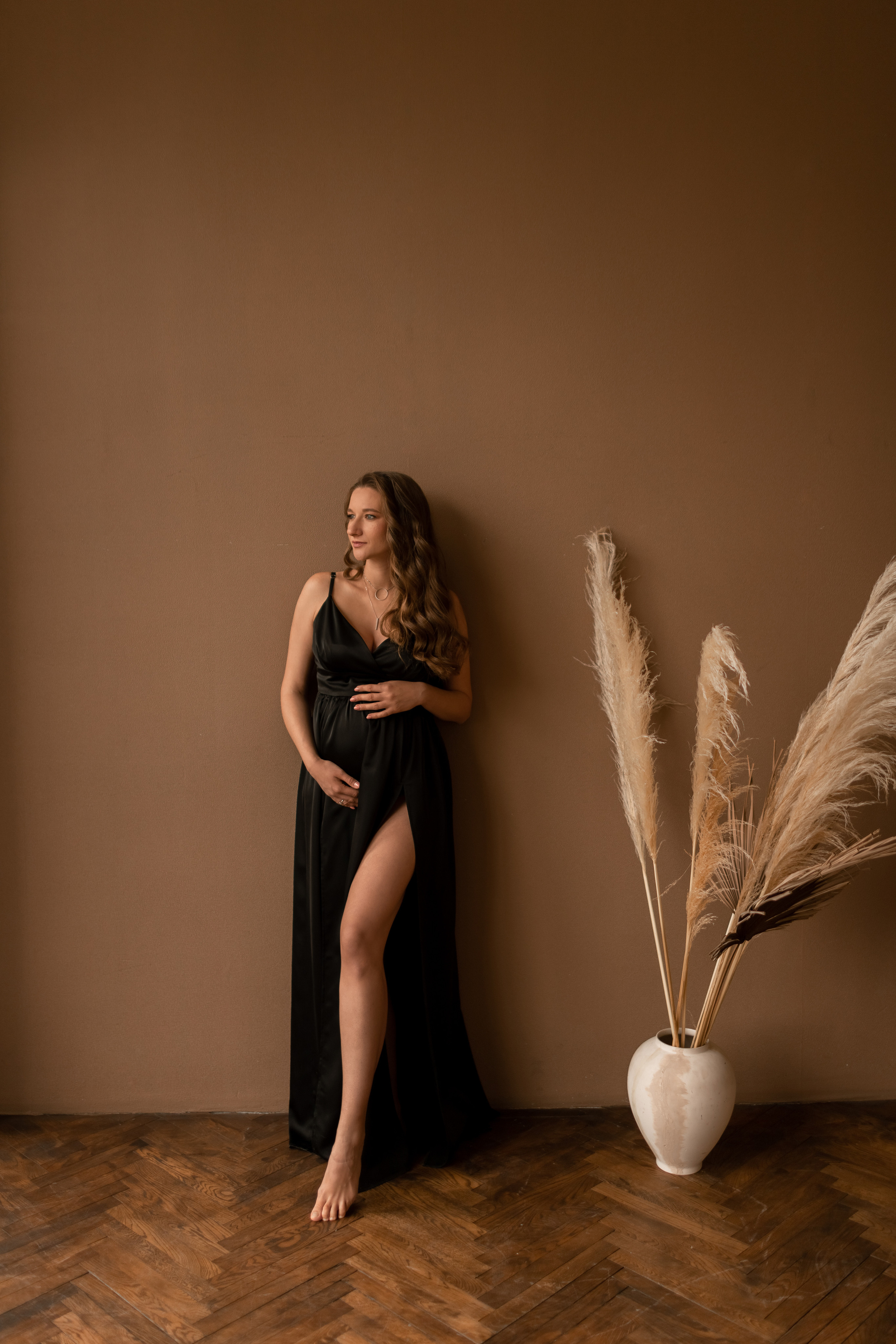 Прекрасная Яна в трепетном ожидании. Фотограф про любовь в городе Москва