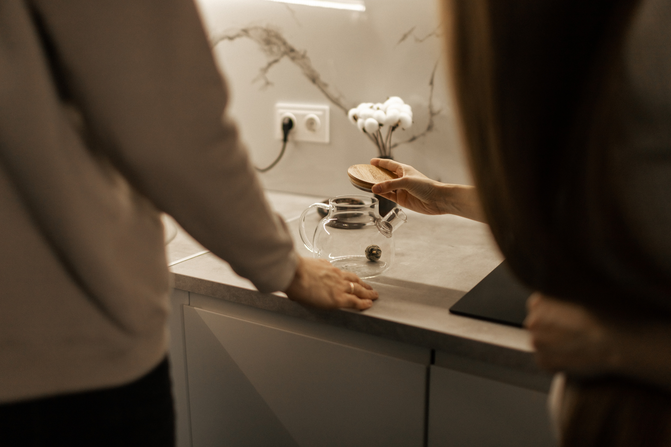 Павел и Мария в трепетном ожидании. Фотограф про любовь в городе Москва