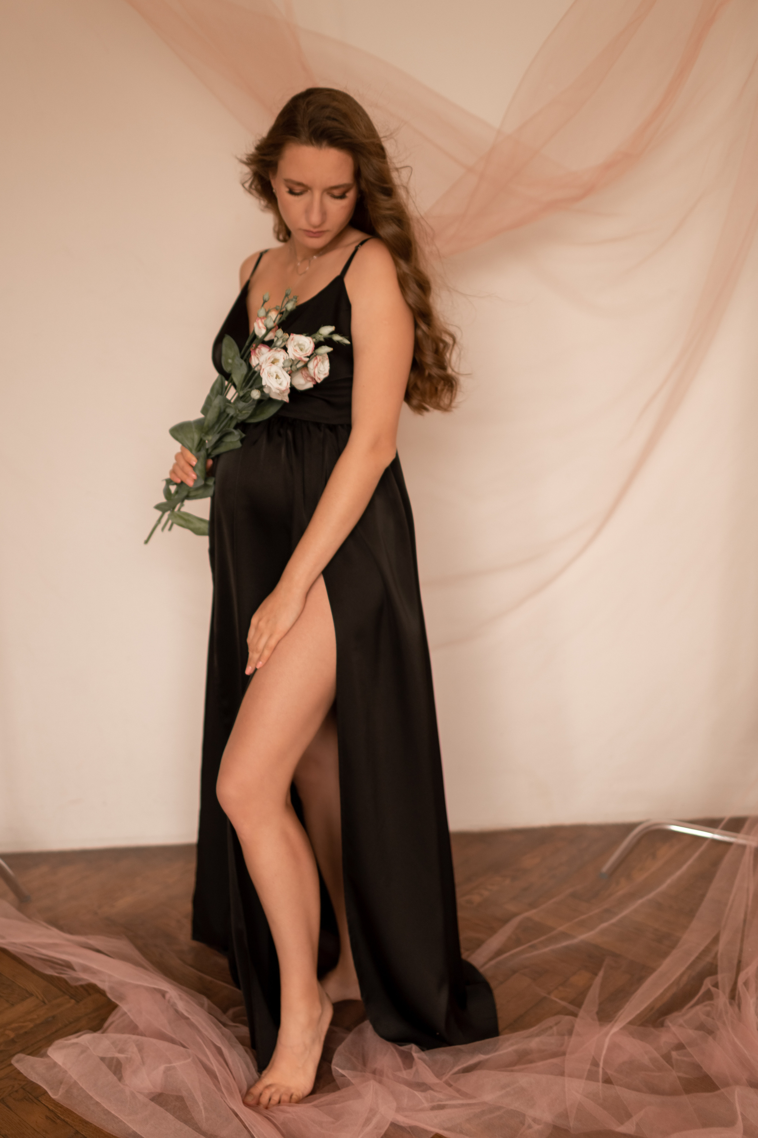 Прекрасная Яна в трепетном ожидании. Фотограф про любовь в городе Москва