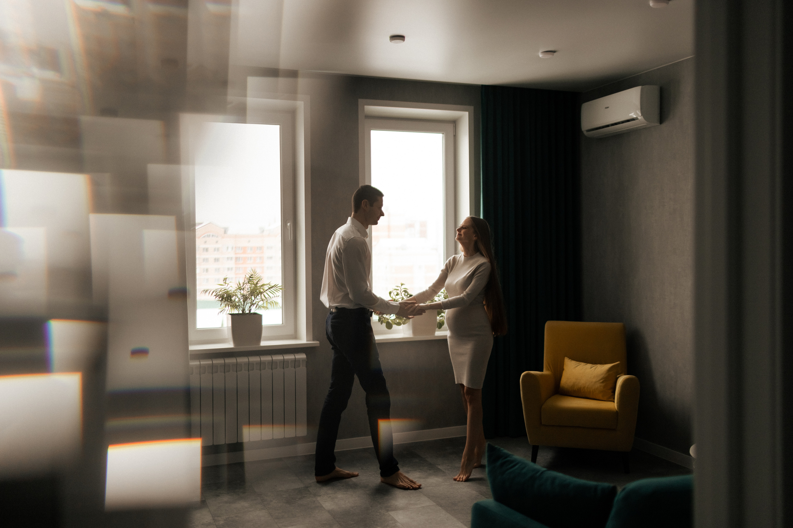 Павел и Мария в трепетном ожидании. Фотограф про любовь в городе Москва