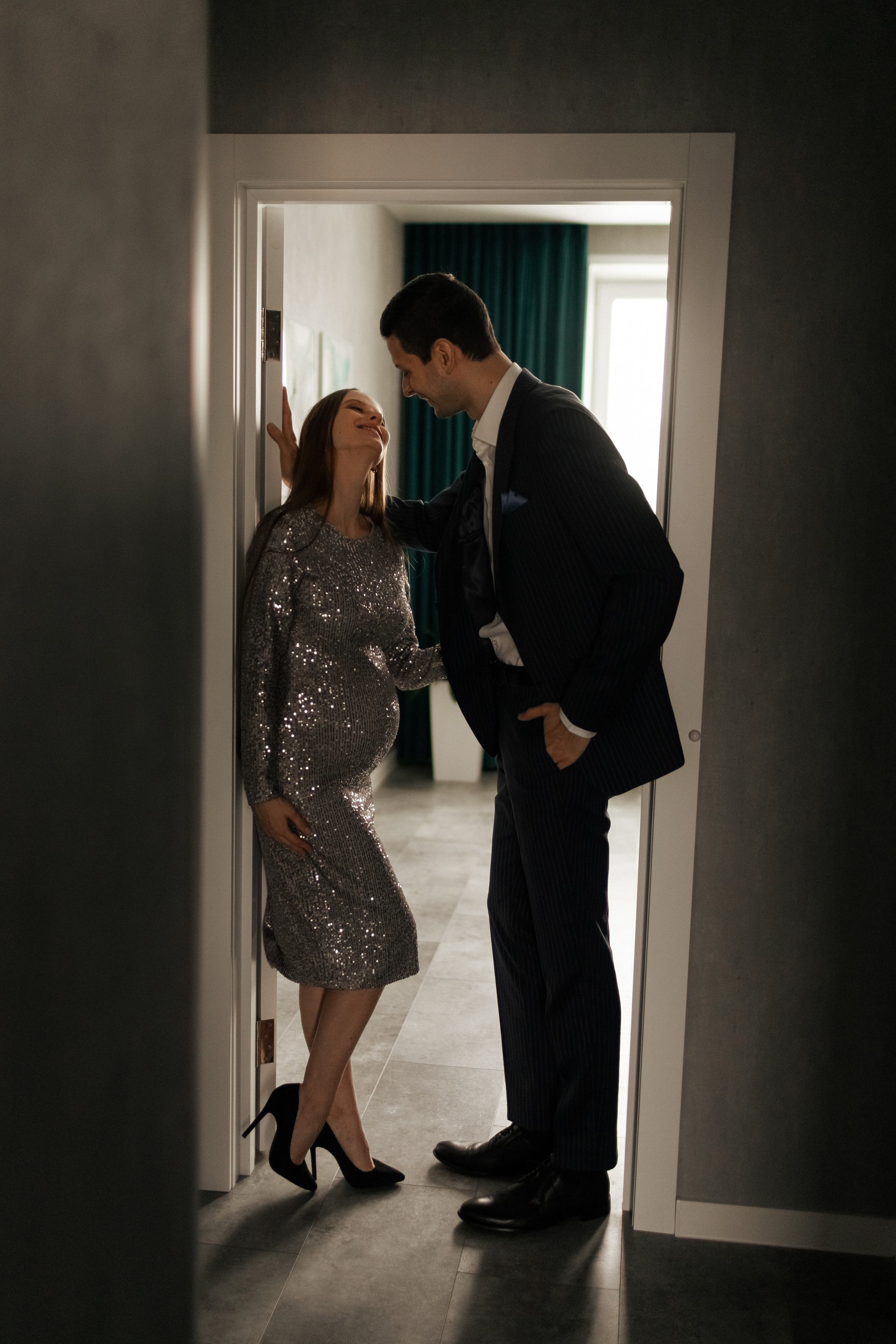 Павел и Мария в трепетном ожидании. Фотограф про любовь в городе Москва