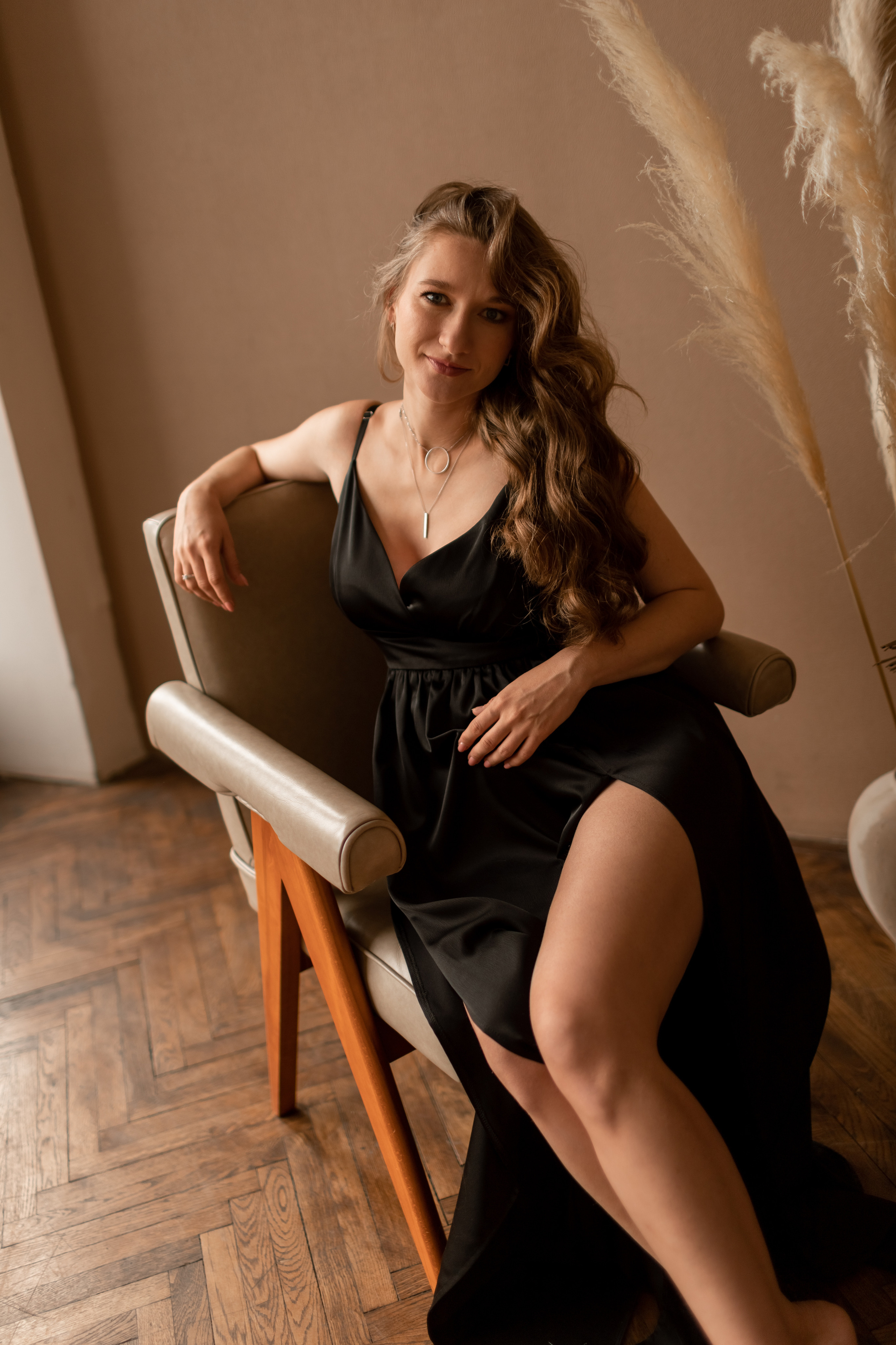 Прекрасная Яна в трепетном ожидании. Фотограф про любовь в городе Москва