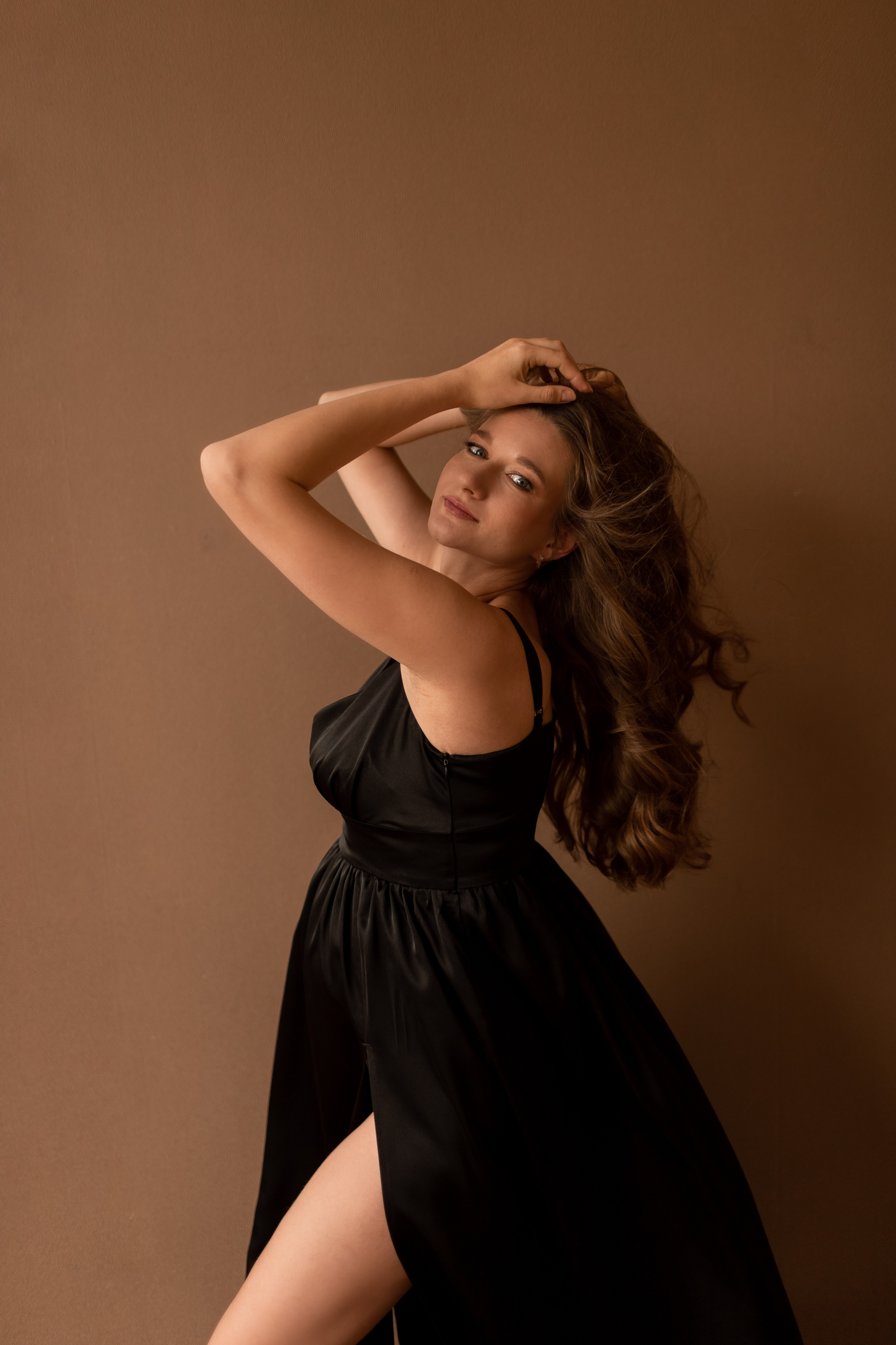 Прекрасная Яна в трепетном ожидании. Фотограф про любовь в городе Москва