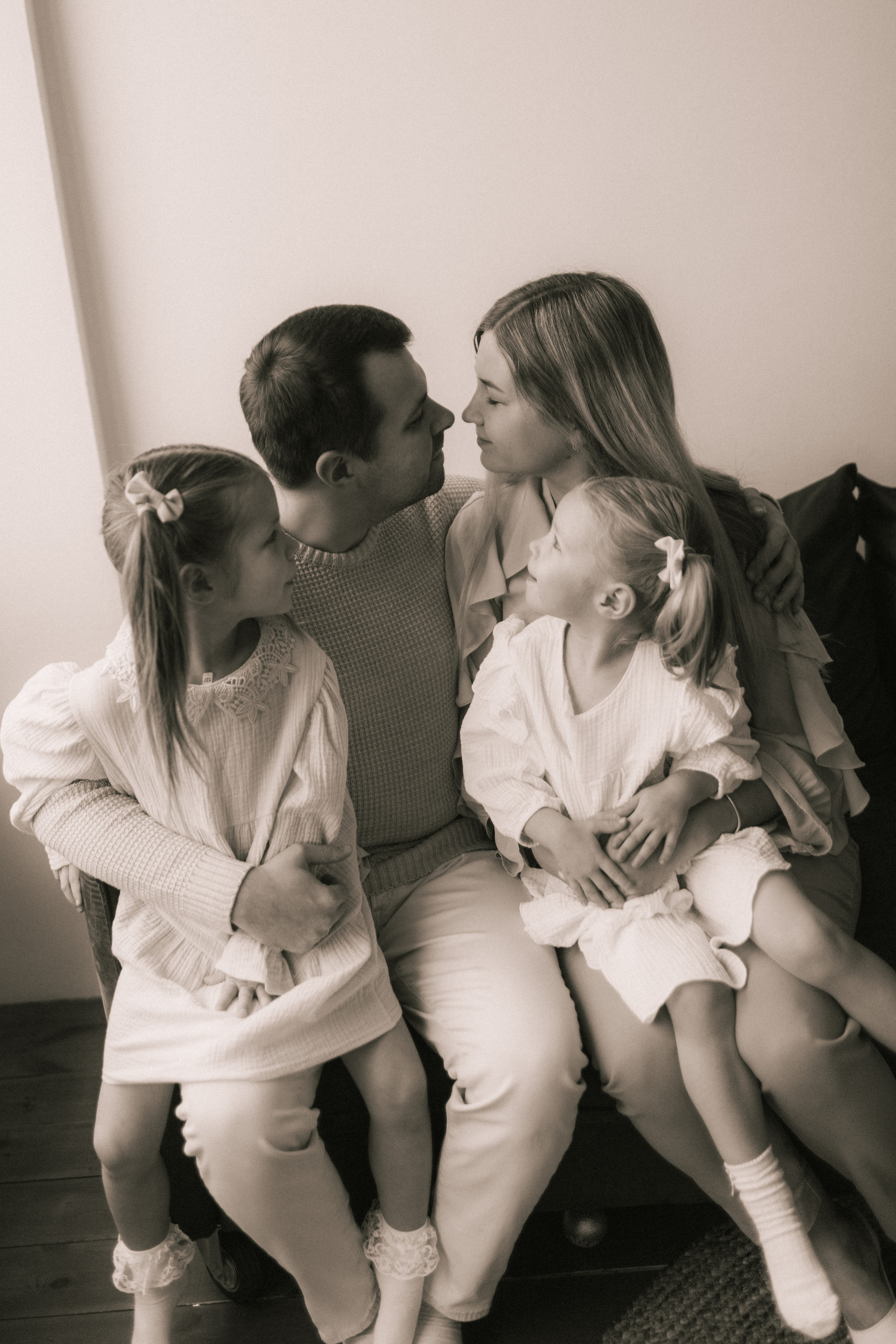 Татьяна Дмитрий Амелия и Милана. Фотограф про любовь в городе Москва