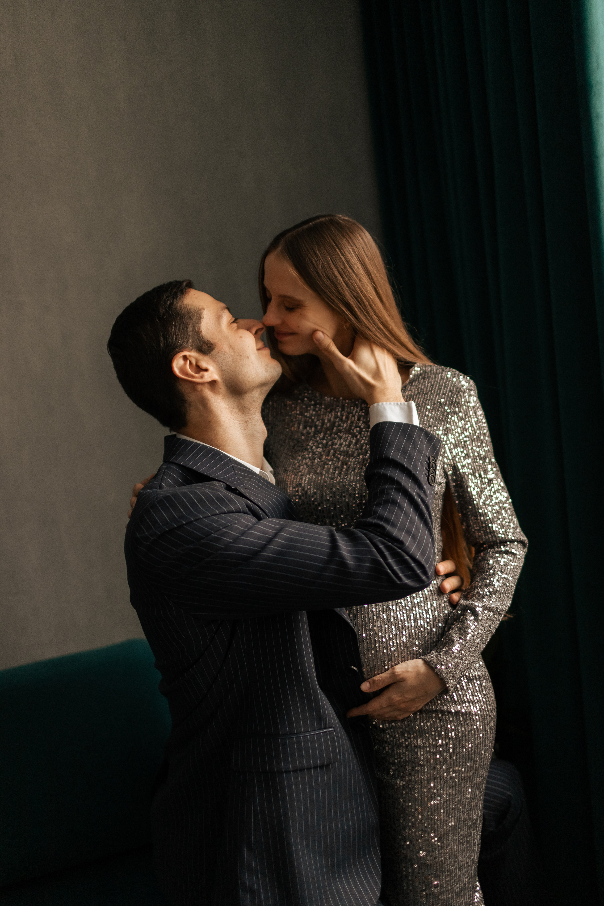 Павел и Мария в трепетном ожидании. Фотограф про любовь в городе Москва