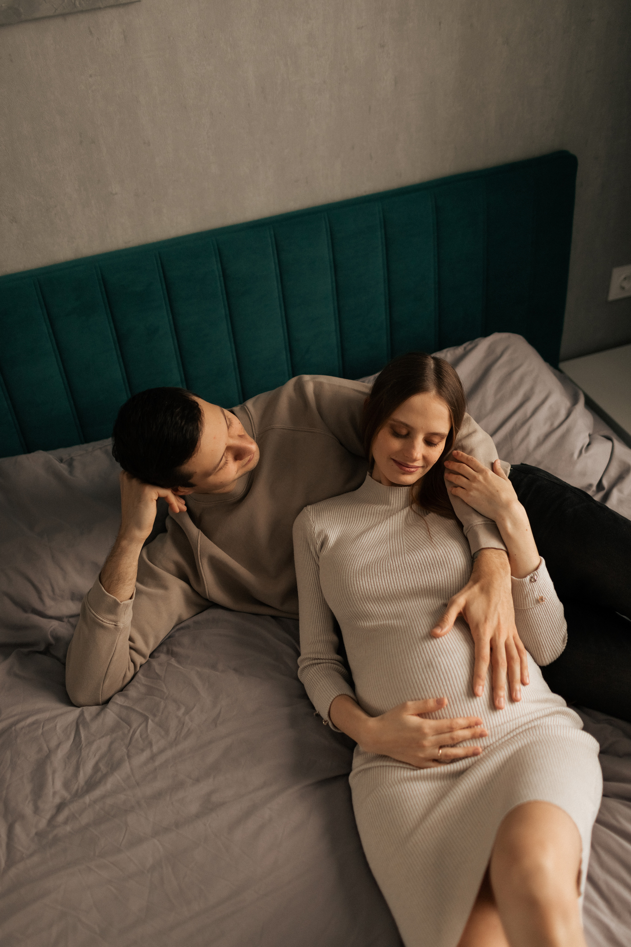 Павел и Мария в трепетном ожидании. Фотограф про любовь в городе Москва