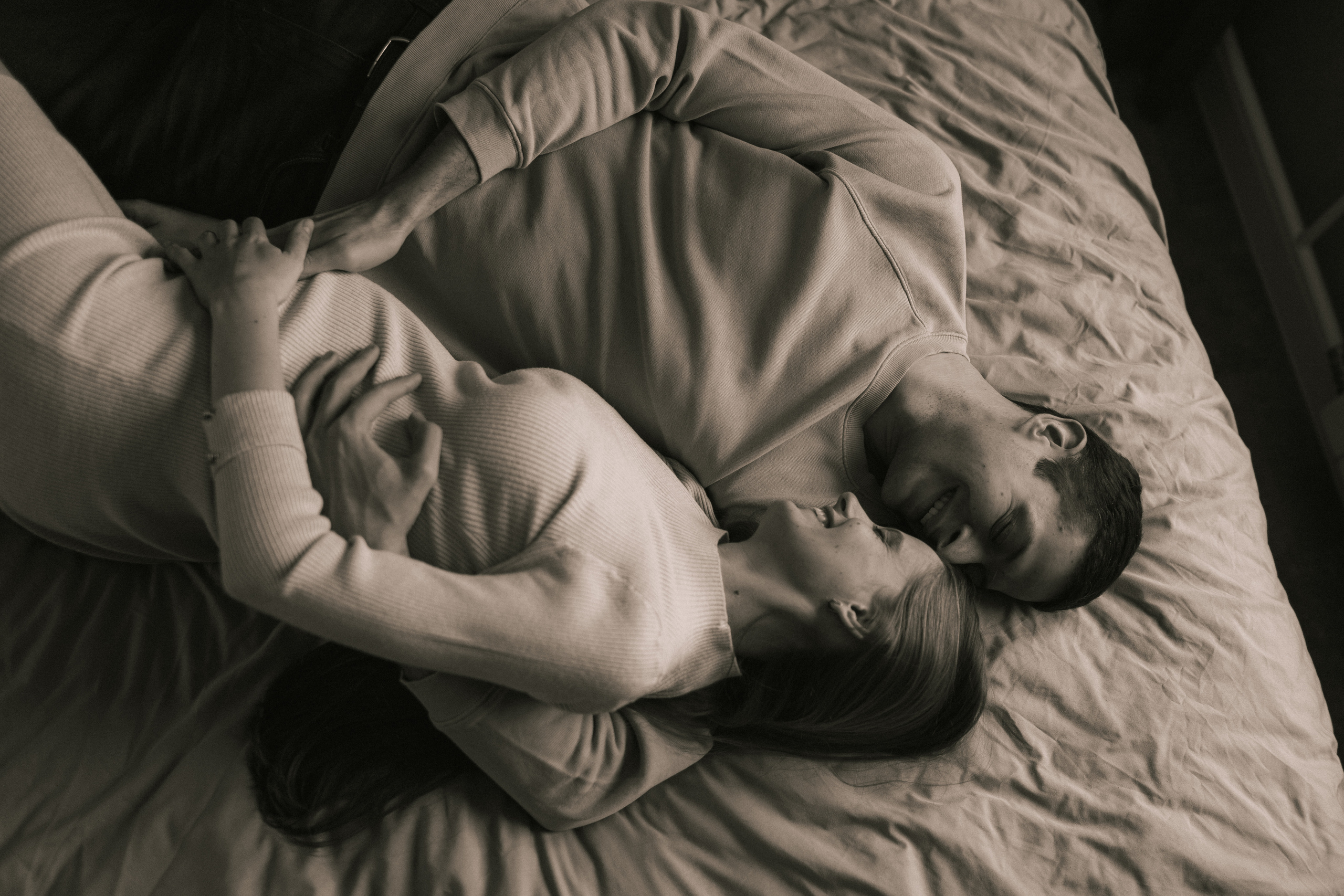 Павел и Мария в трепетном ожидании. Фотограф про любовь в городе Москва