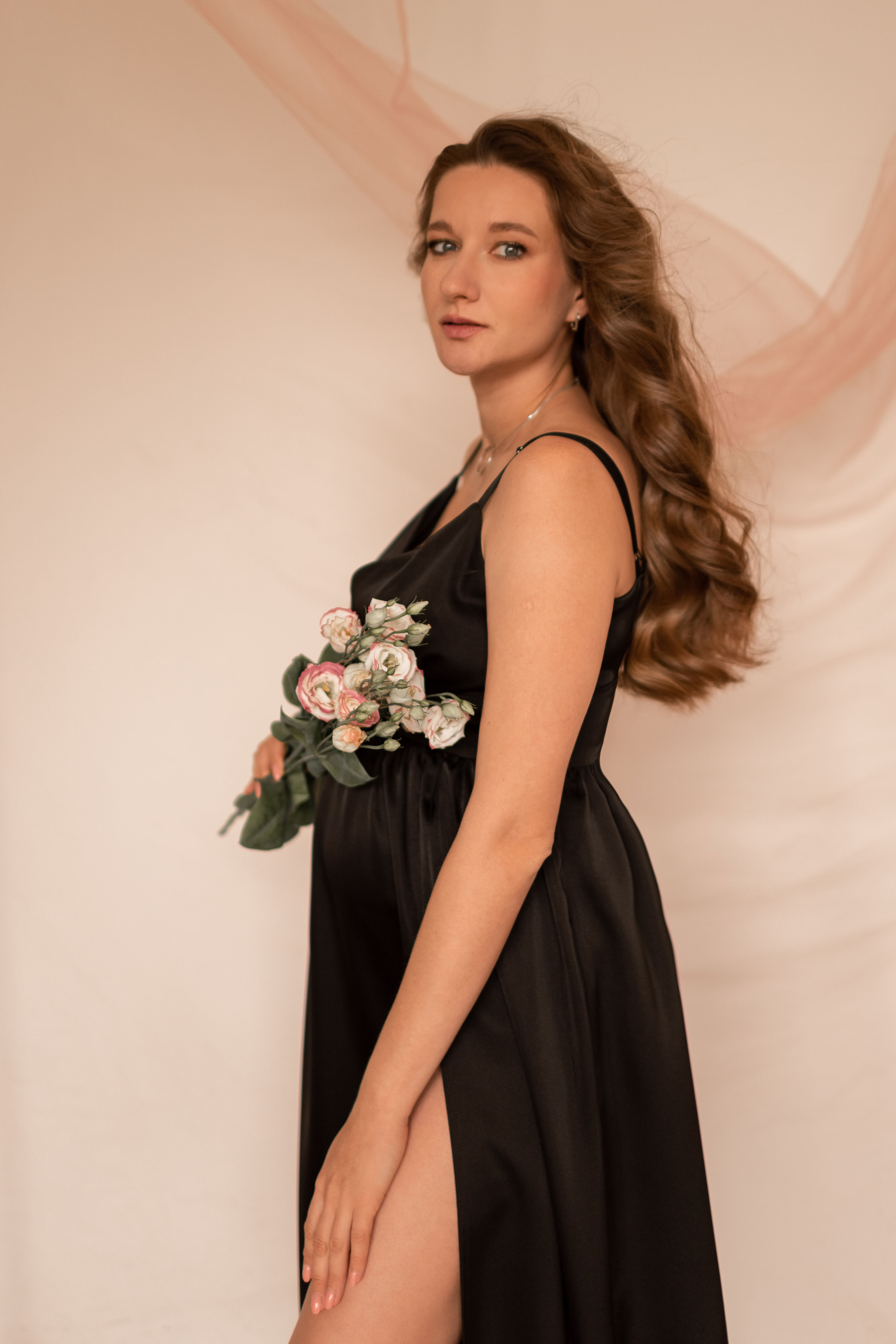 Прекрасная Яна в трепетном ожидании. Фотограф про любовь в городе Москва