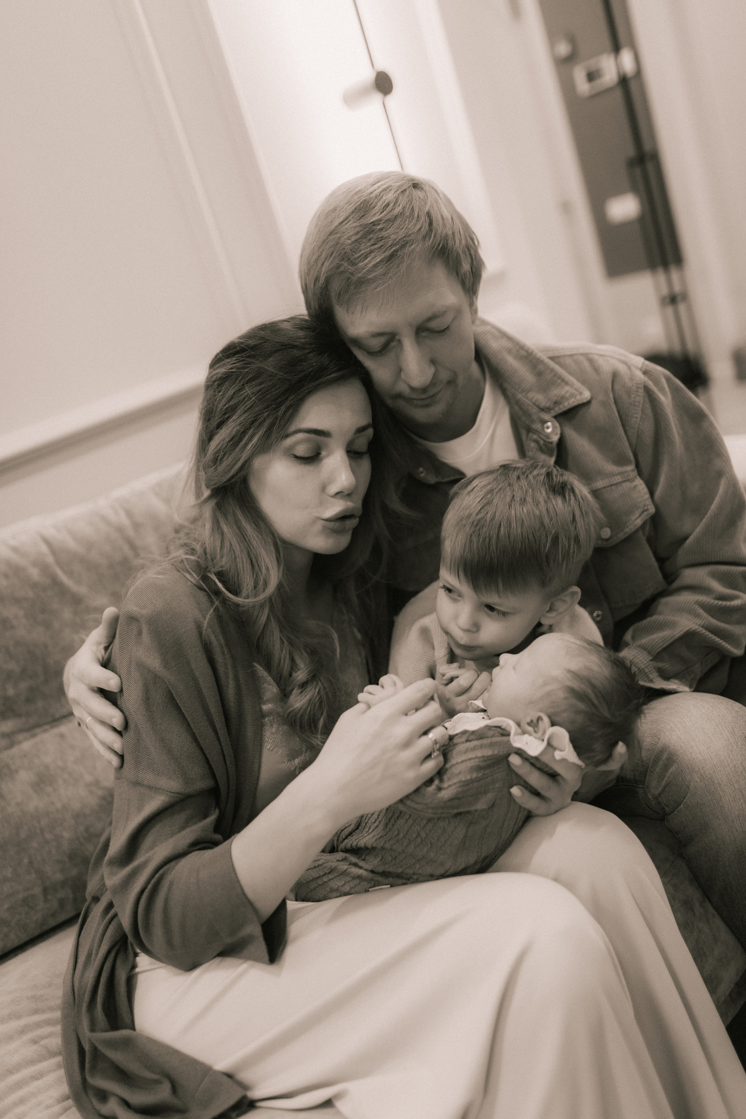 Александр Анастасия Артём и Арина. Фотограф про любовь в городе Москва