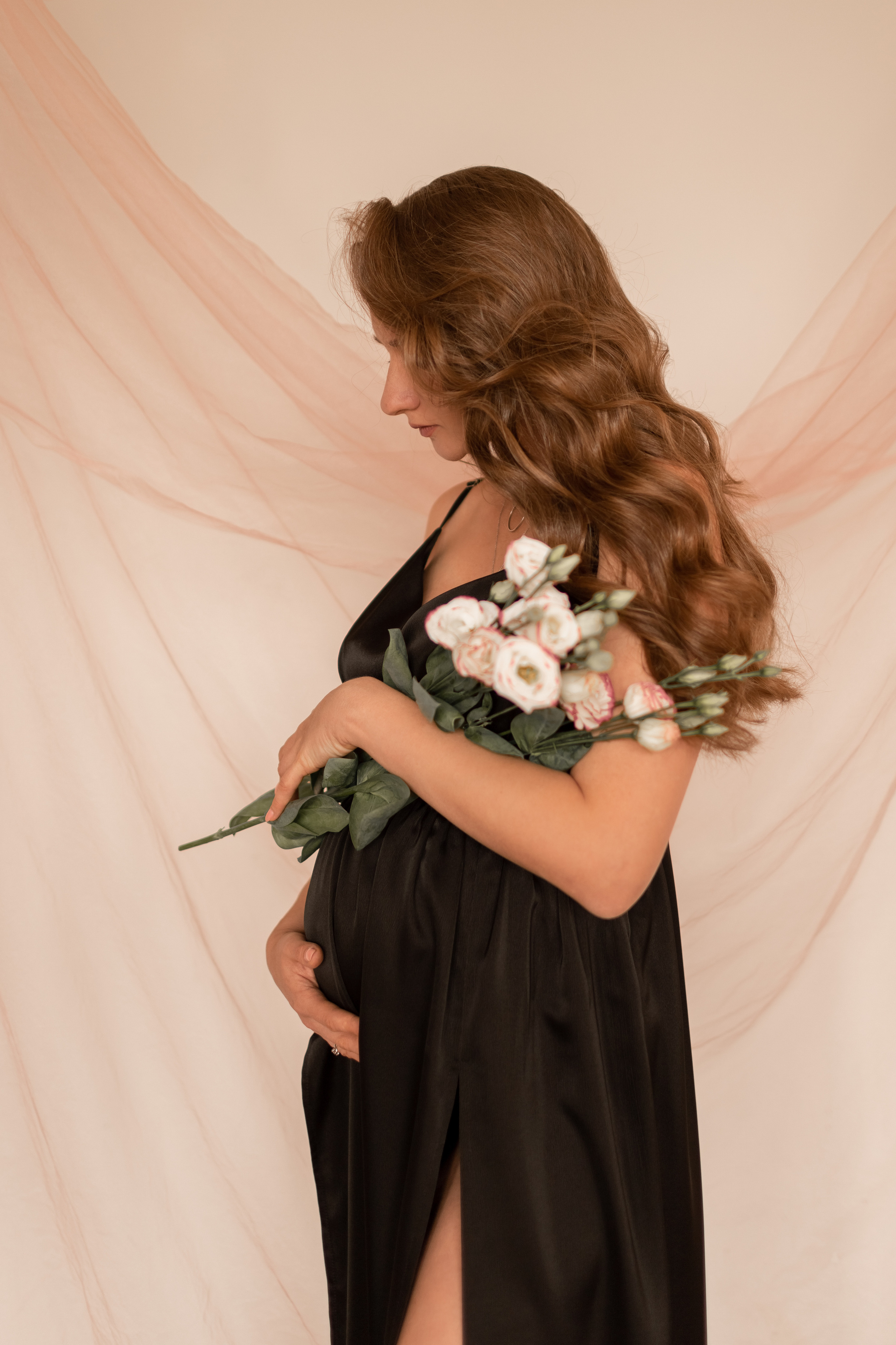 Прекрасная Яна в трепетном ожидании. Фотограф про любовь в городе Москва