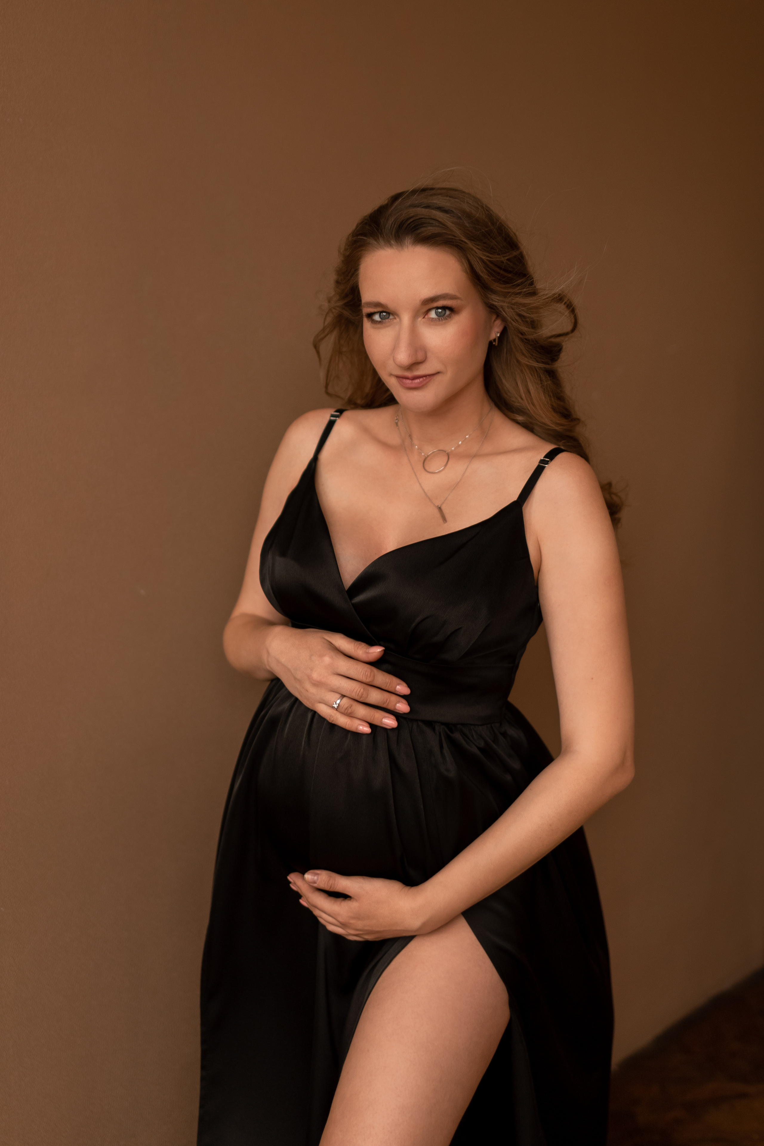 Прекрасная Яна в трепетном ожидании. Фотограф про любовь в городе Москва