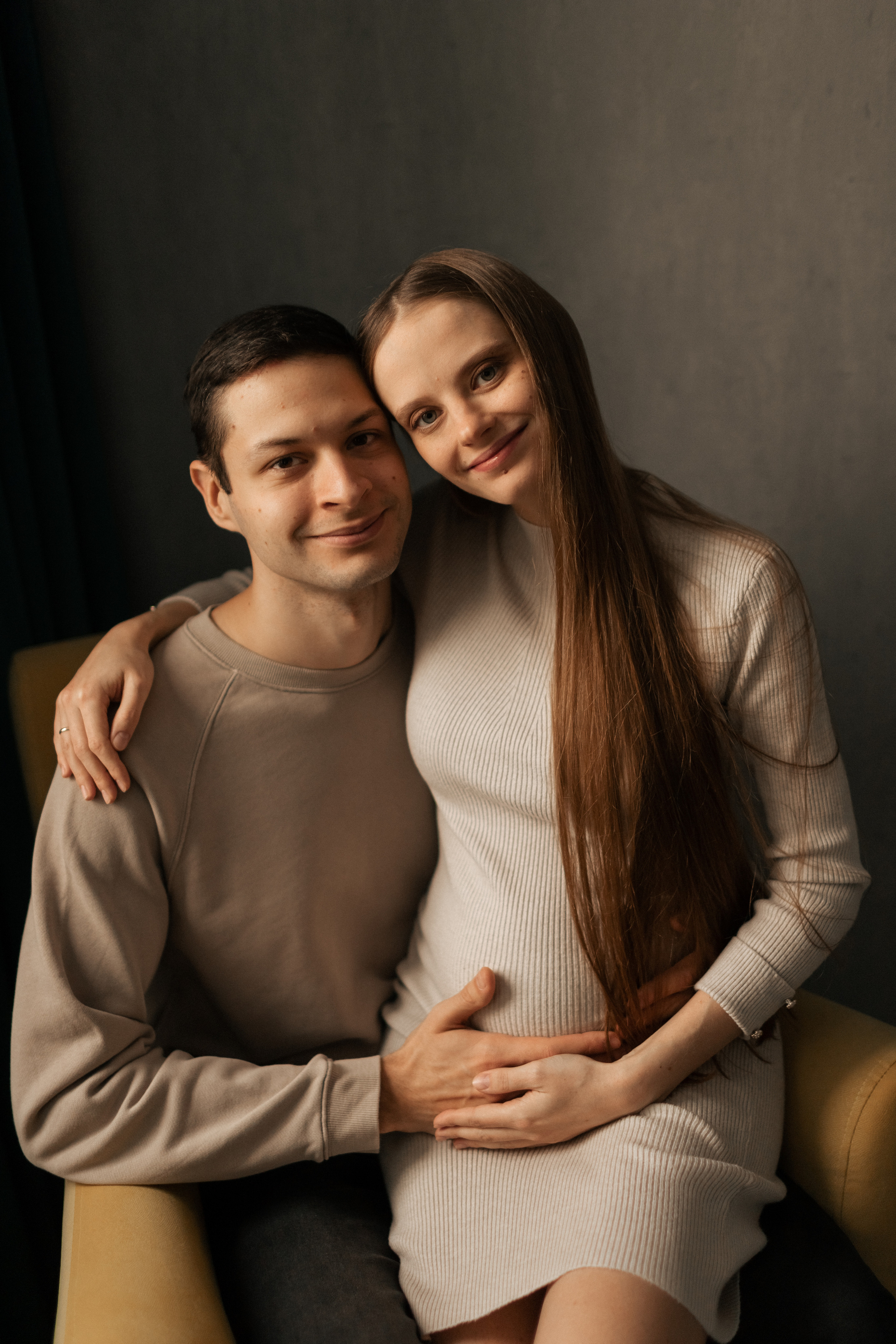 Павел и Мария в трепетном ожидании. Фотограф про любовь в городе Москва