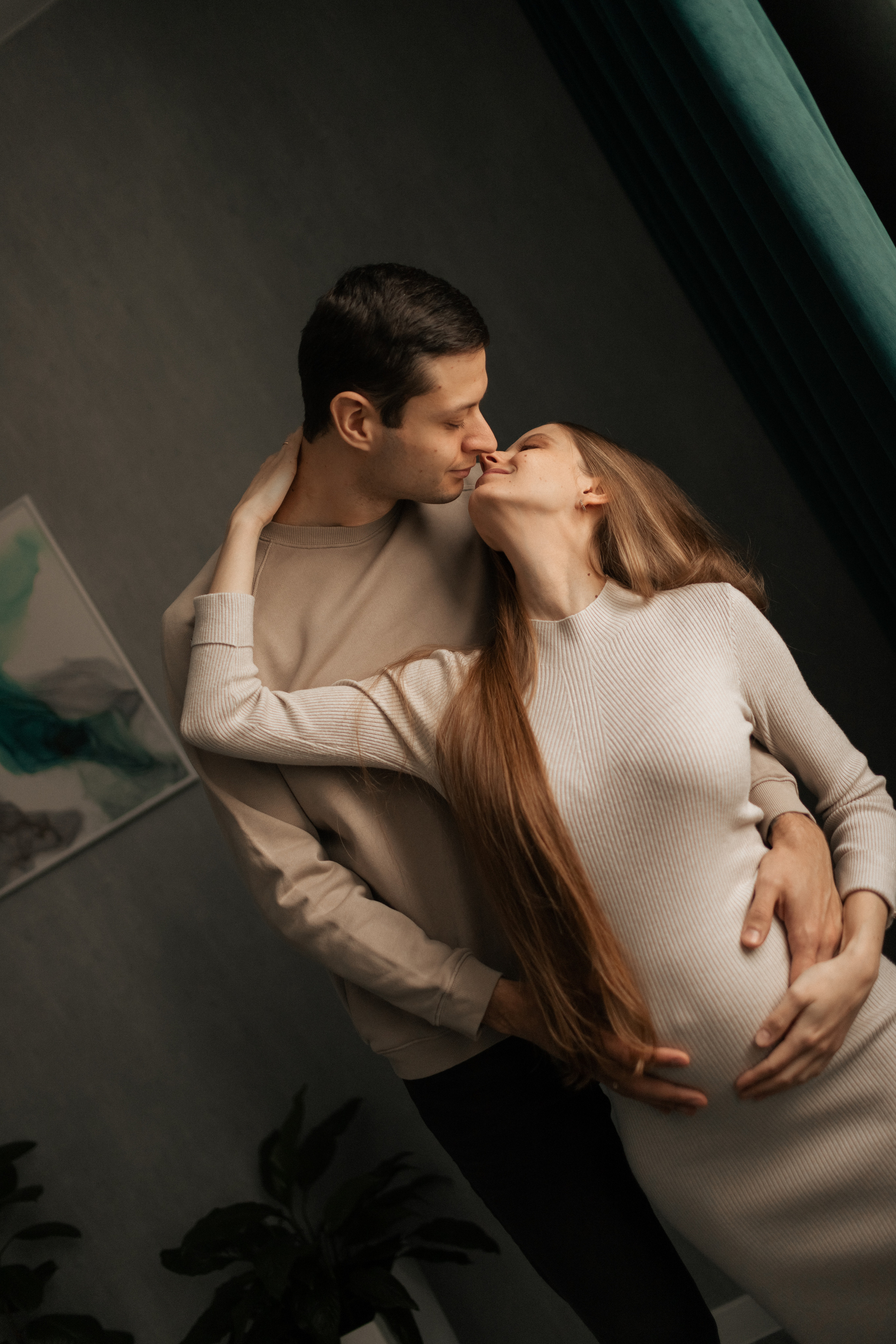 Павел и Мария в трепетном ожидании. Фотограф про любовь в городе Москва