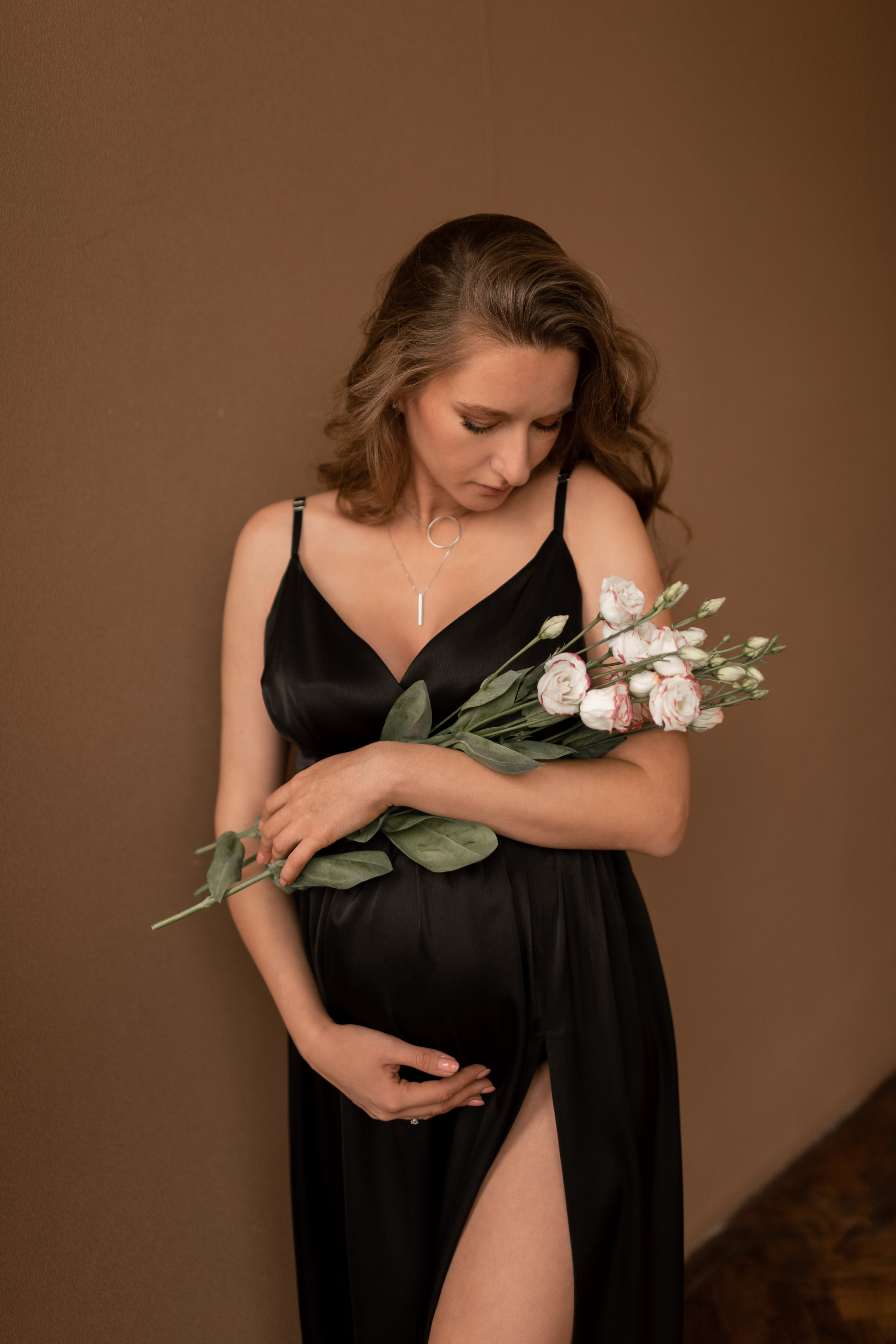 Прекрасная Яна в трепетном ожидании. Фотограф про любовь в городе Москва