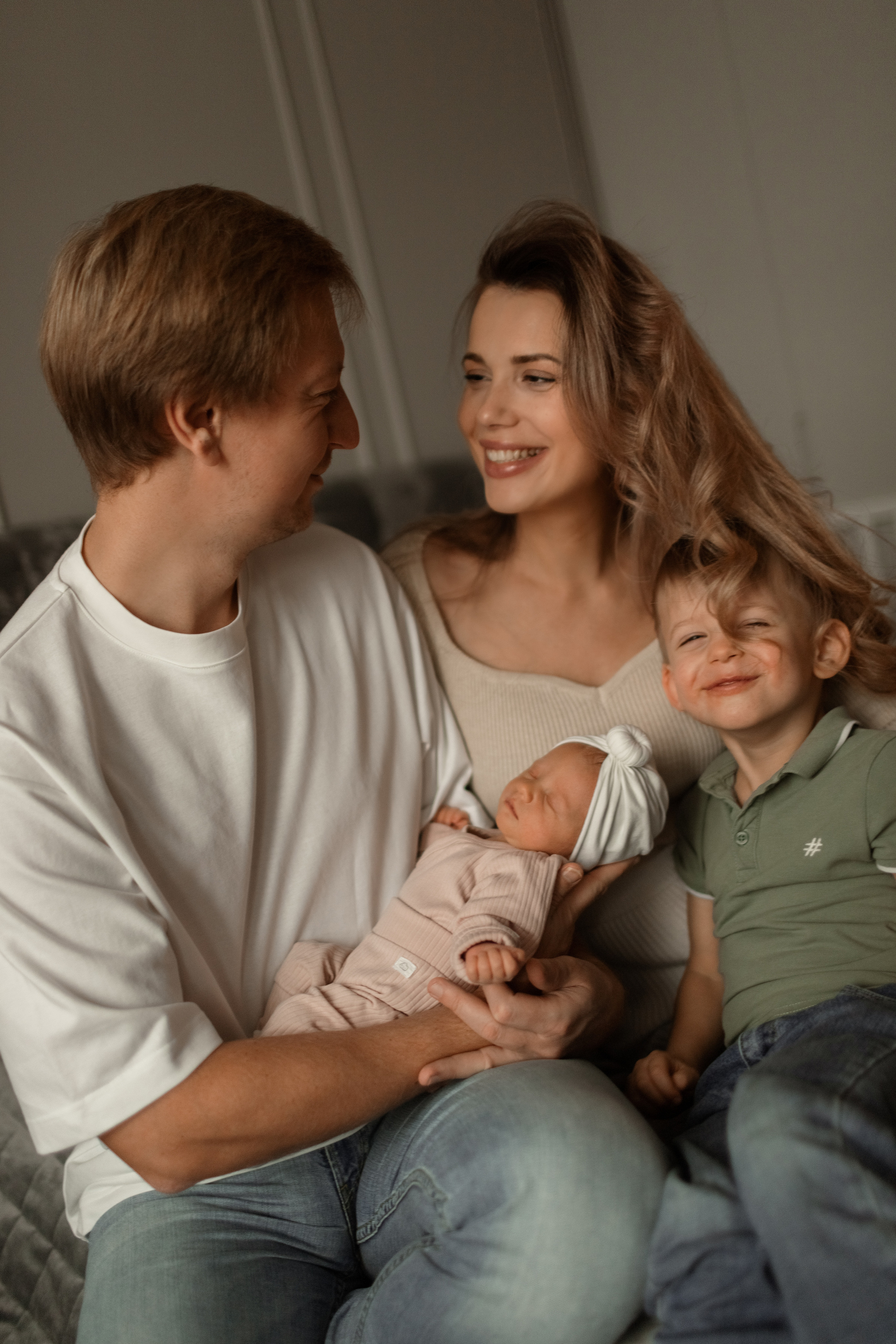 Александр Анастасия Артём и Арина. Фотограф про любовь в городе Москва