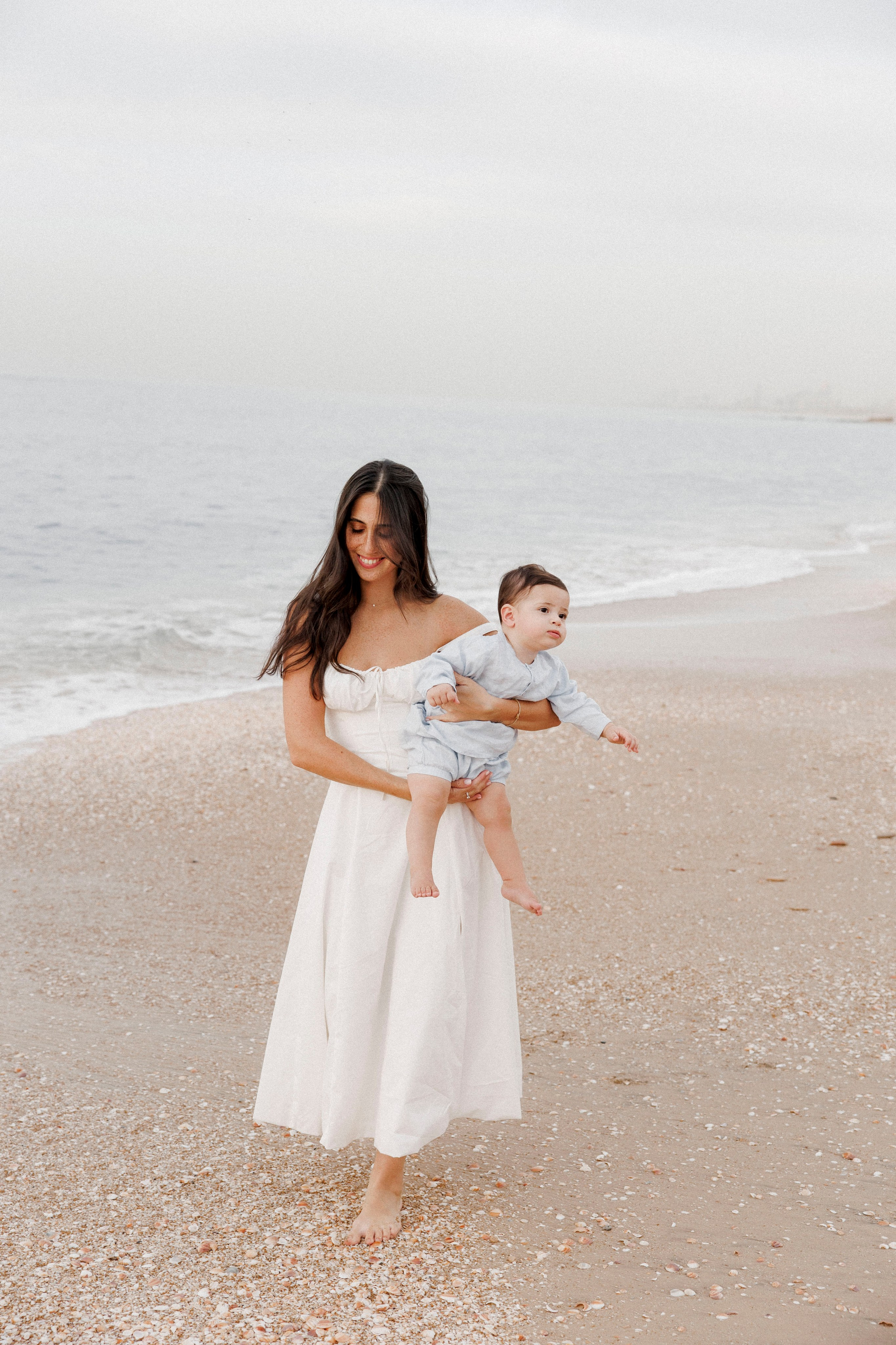 First year family photos near the sea. Главная