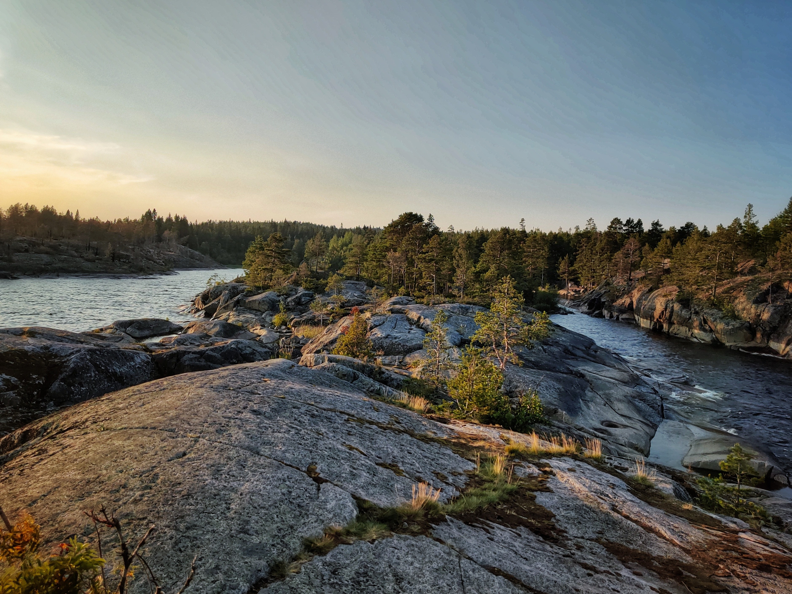 Путешествие по Карелии: Ладожские шхеры, закаты и дикая природа | Летние фото в августе