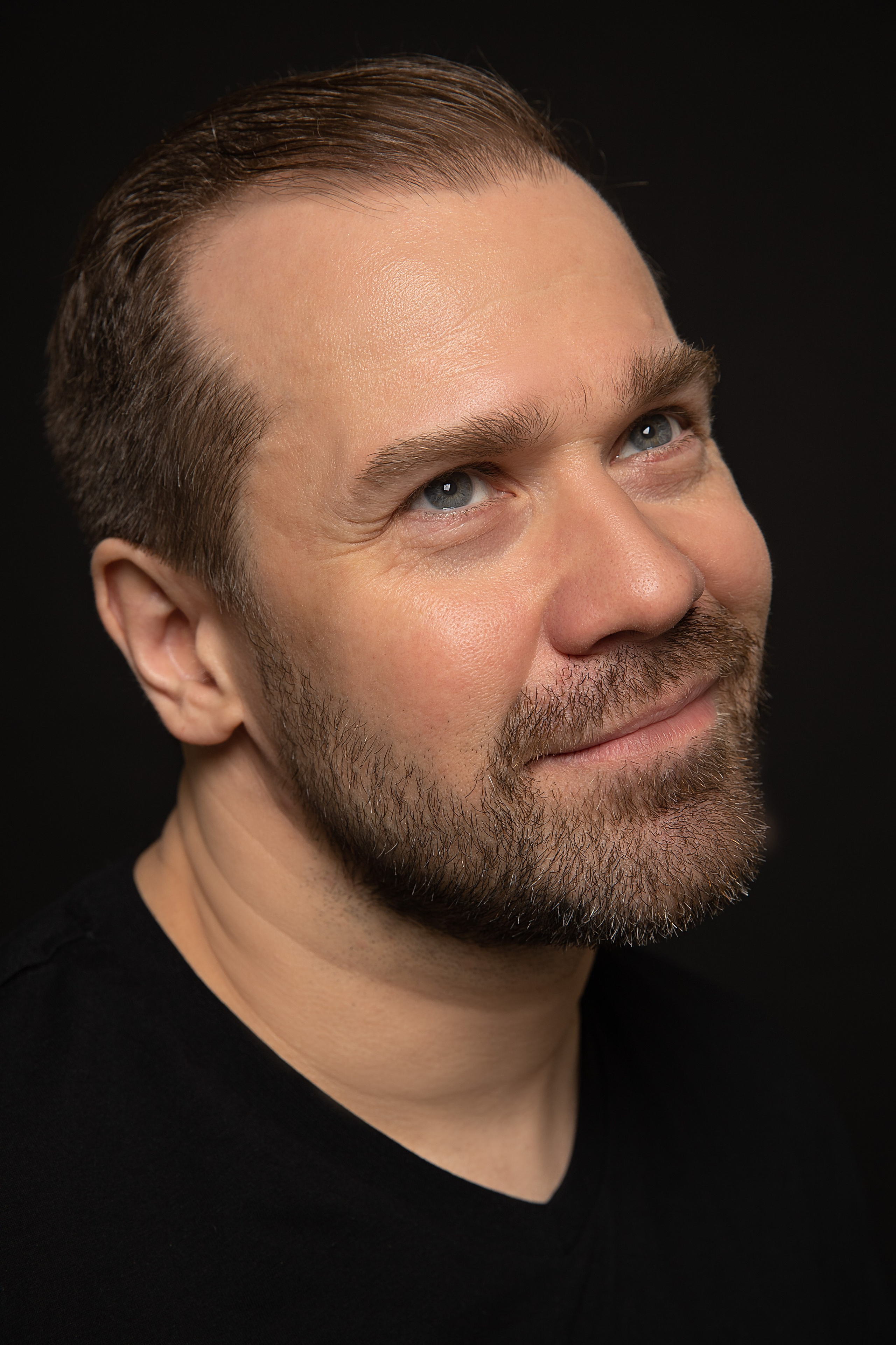 Актёрское портфолио. ФОТОГРАФ РАДОСТИ Фотосессия в студии СПб. Портретный фотограф — Юрий Торлопов