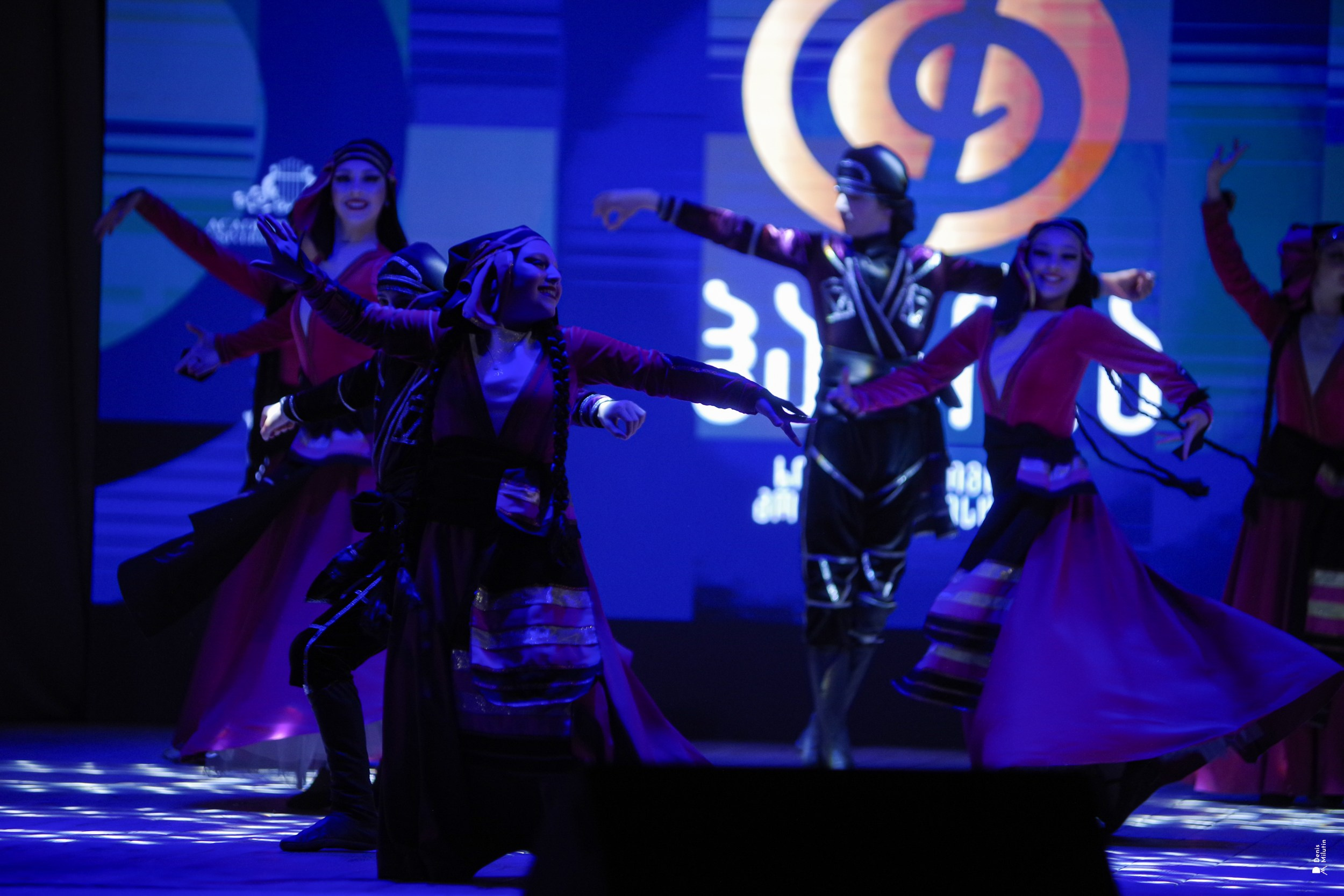 Танцы в Хоби. Портретный фотограф Денис Милютин