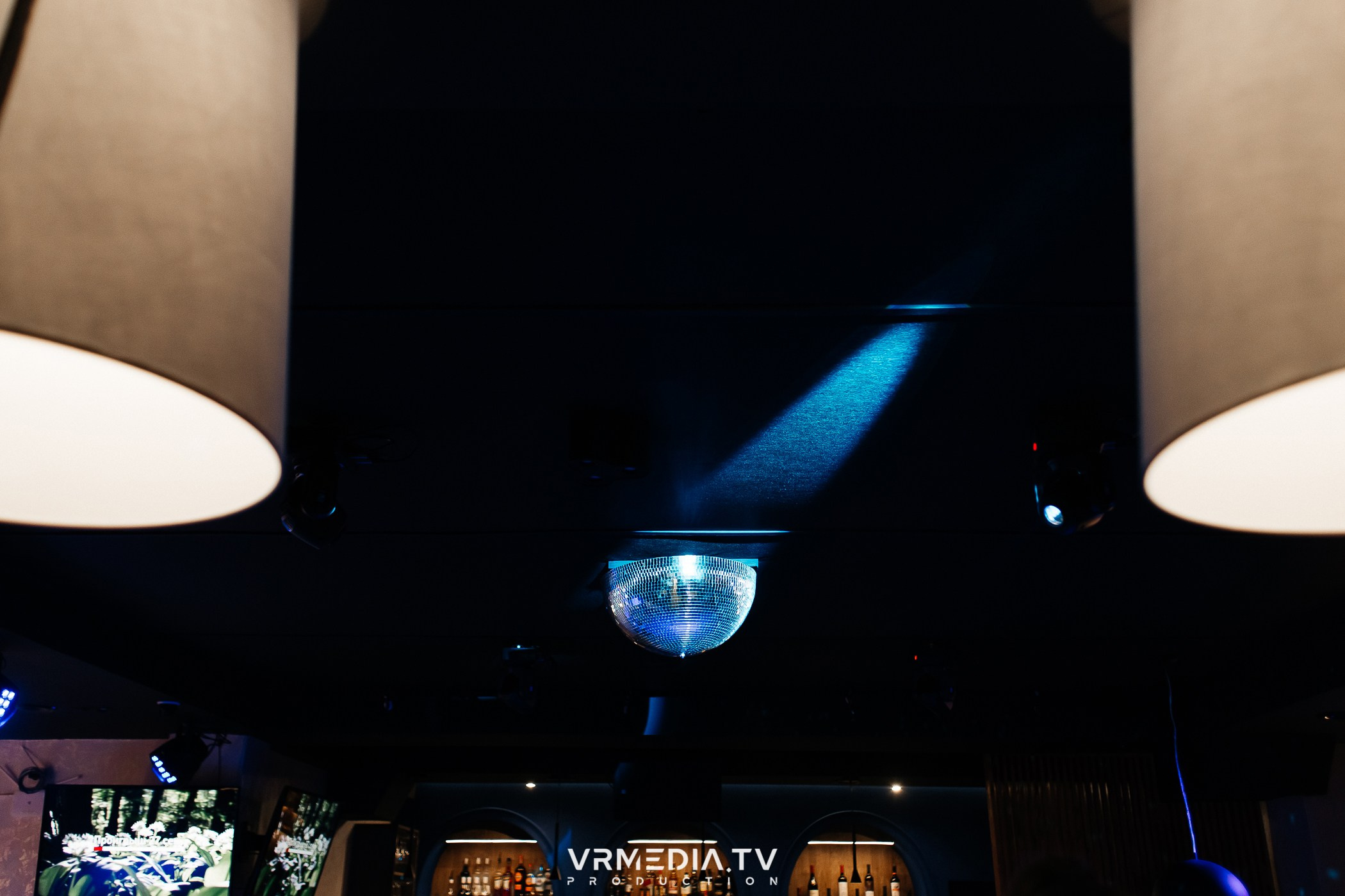 8 марта в караоке-ресторане «Голос»