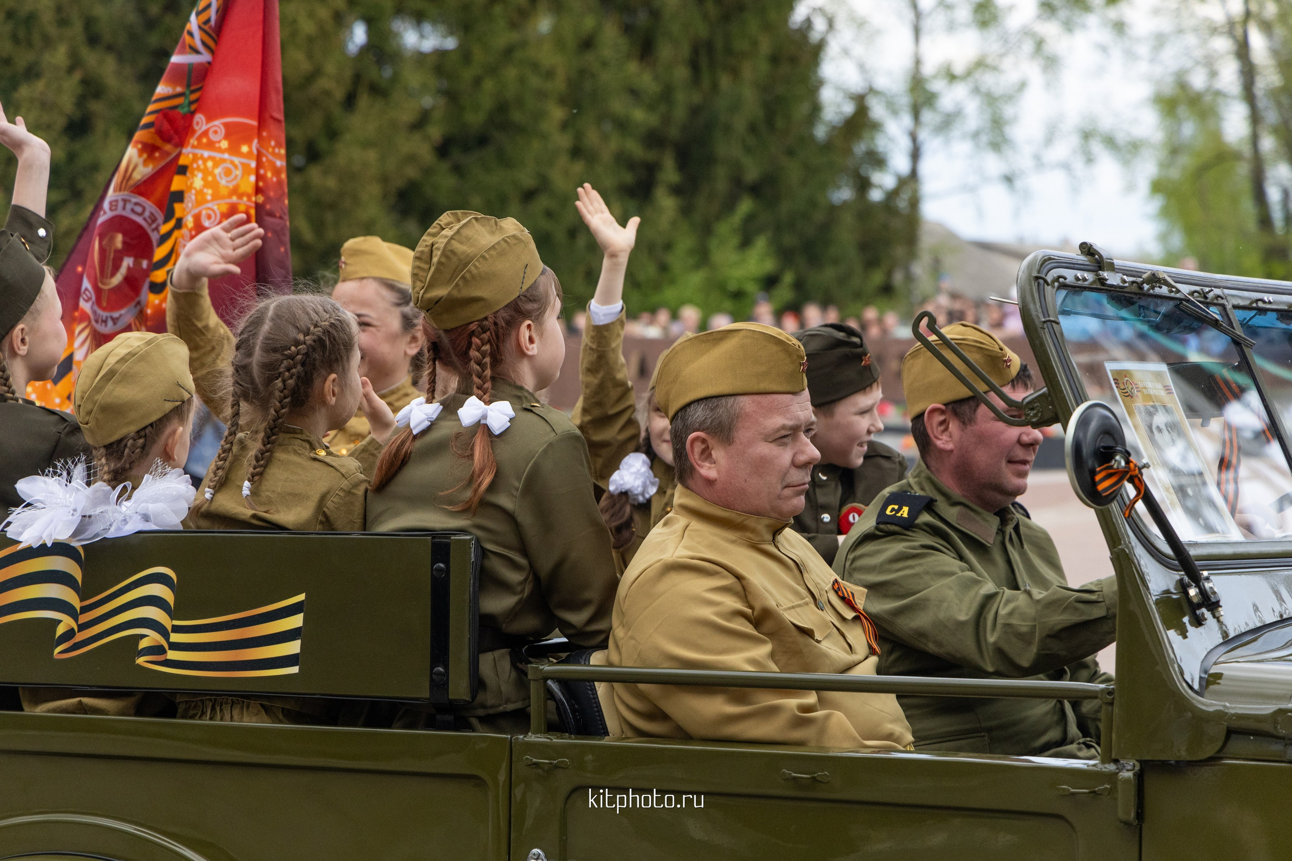Фотосъёмка Дня Победы 2025 в Городце | Репортаж от KitPhoto. Фотограф Нижний Новгород Мария Китаева