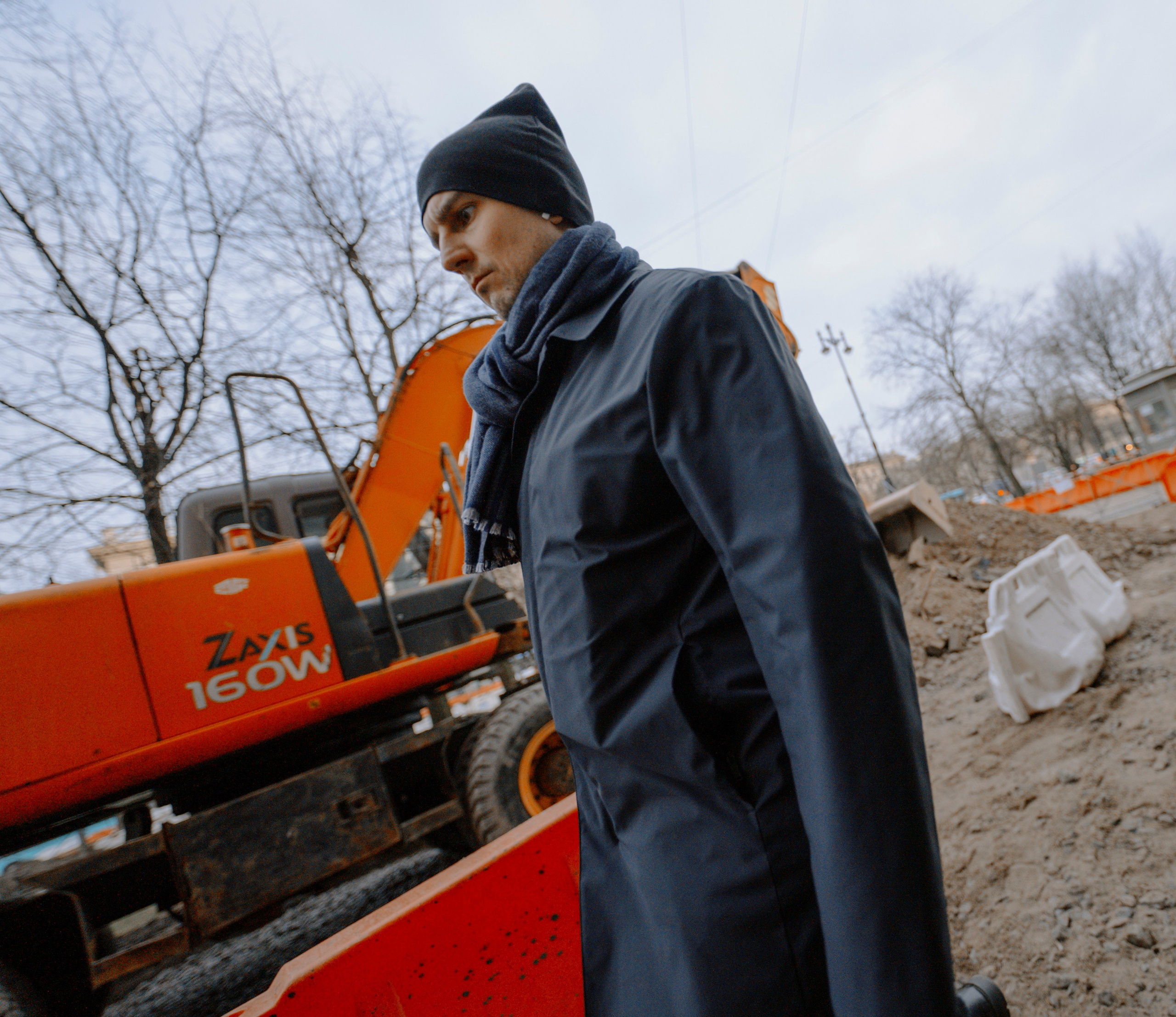 2025. Стрит-фотография, полная абсурда, идиотизма и красоты