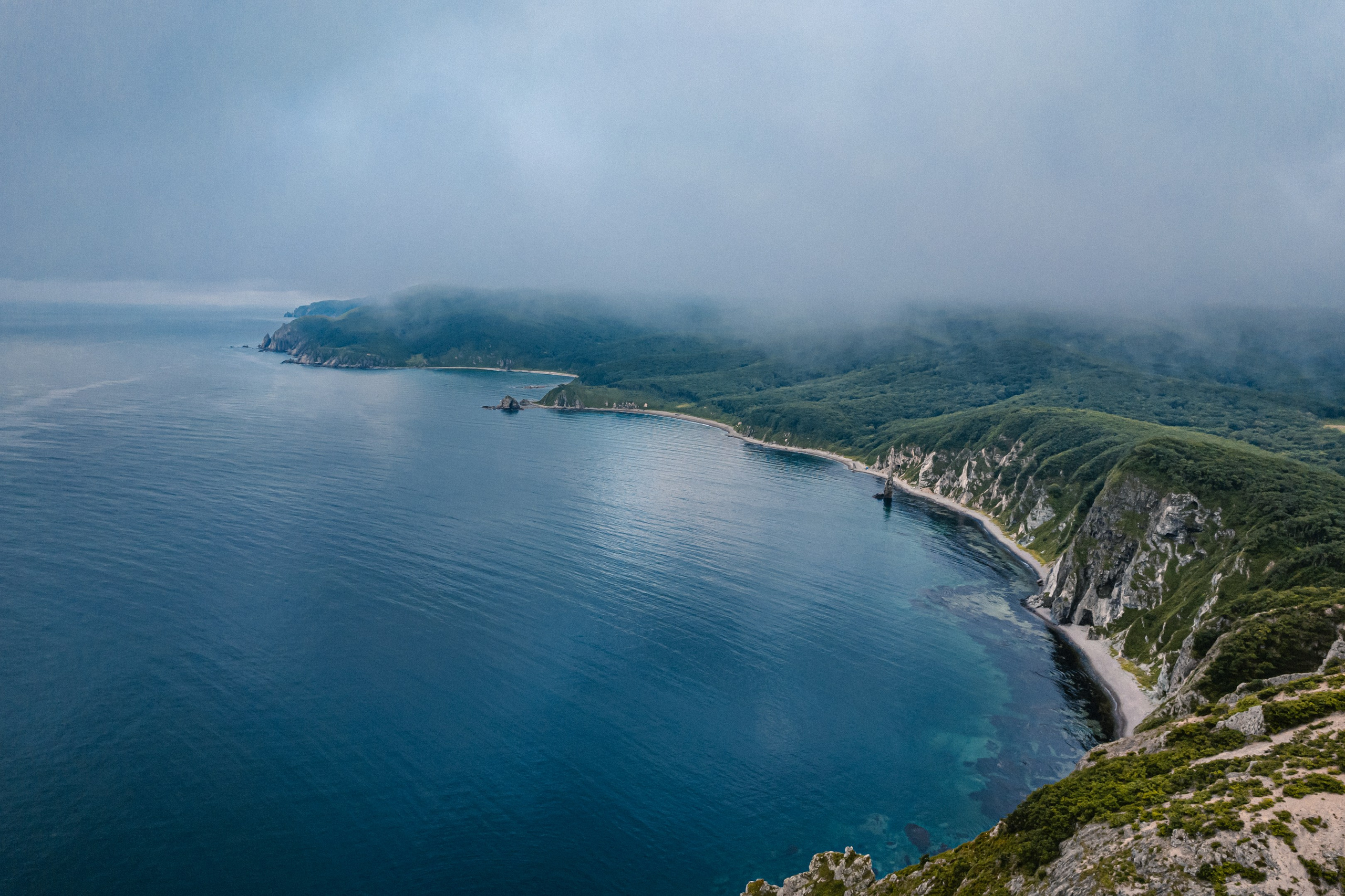 Мыс Четырех Скал. Иван Зайцев (IZIART) — создание культурного кода через фото и видео