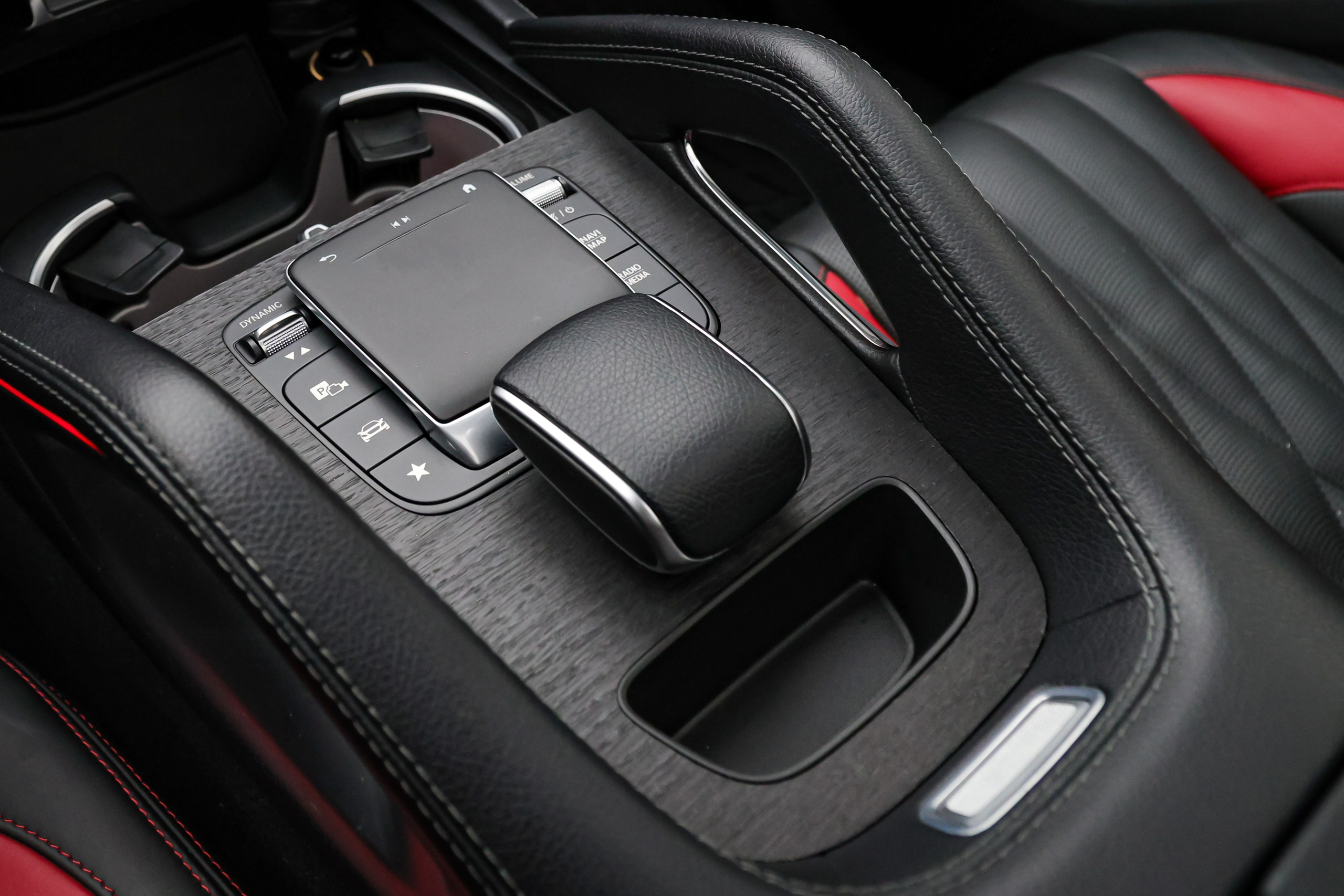 2021 MERCEDES GLE. Mixturecaptures