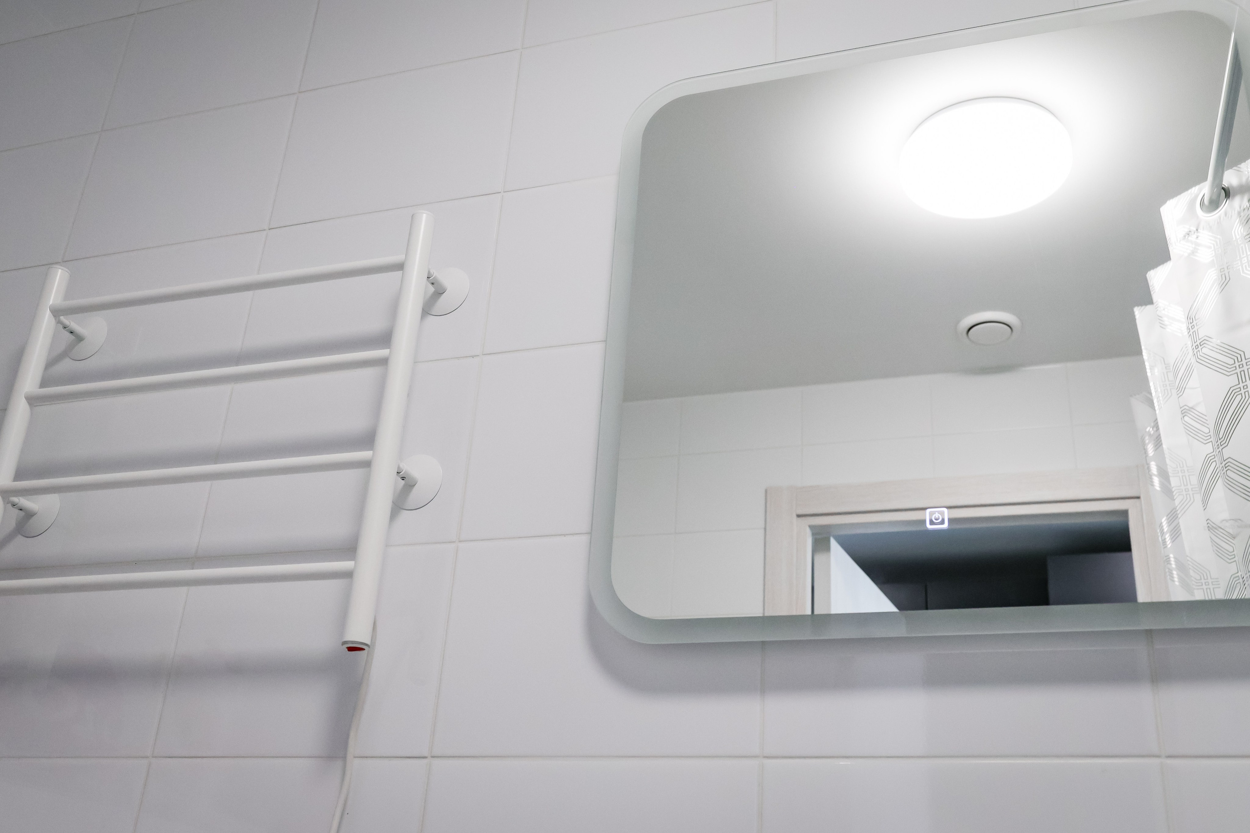 APARTMENT COMPLEX INTERIOR. Mixturecaptures