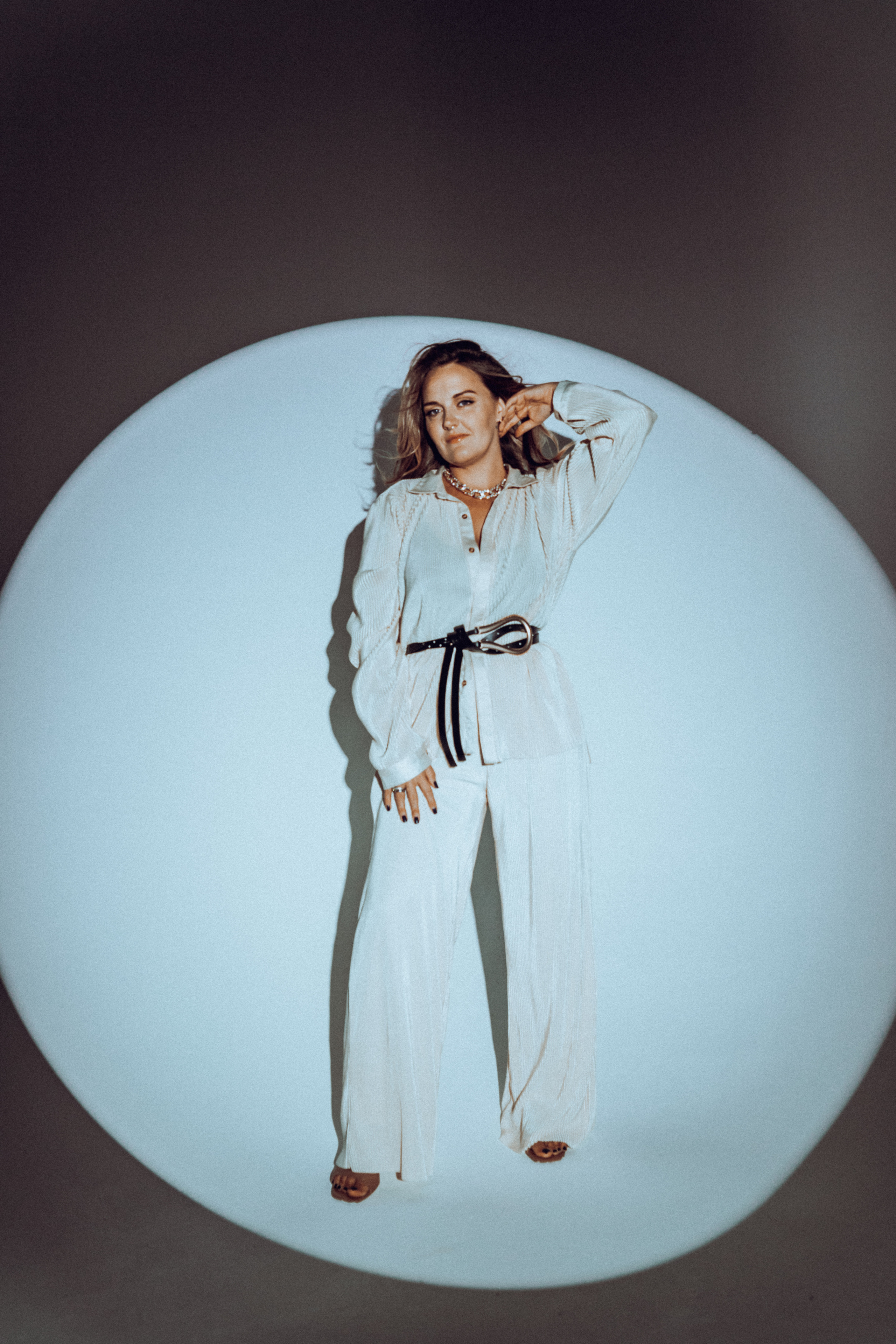 фотосессия в студии с ребенком, индивидуальная фотосессия в Москве, стильная фотосессия с ребенком, фотосессия на циклораме, фотосессия с малышом, портретная фотосессия в студии