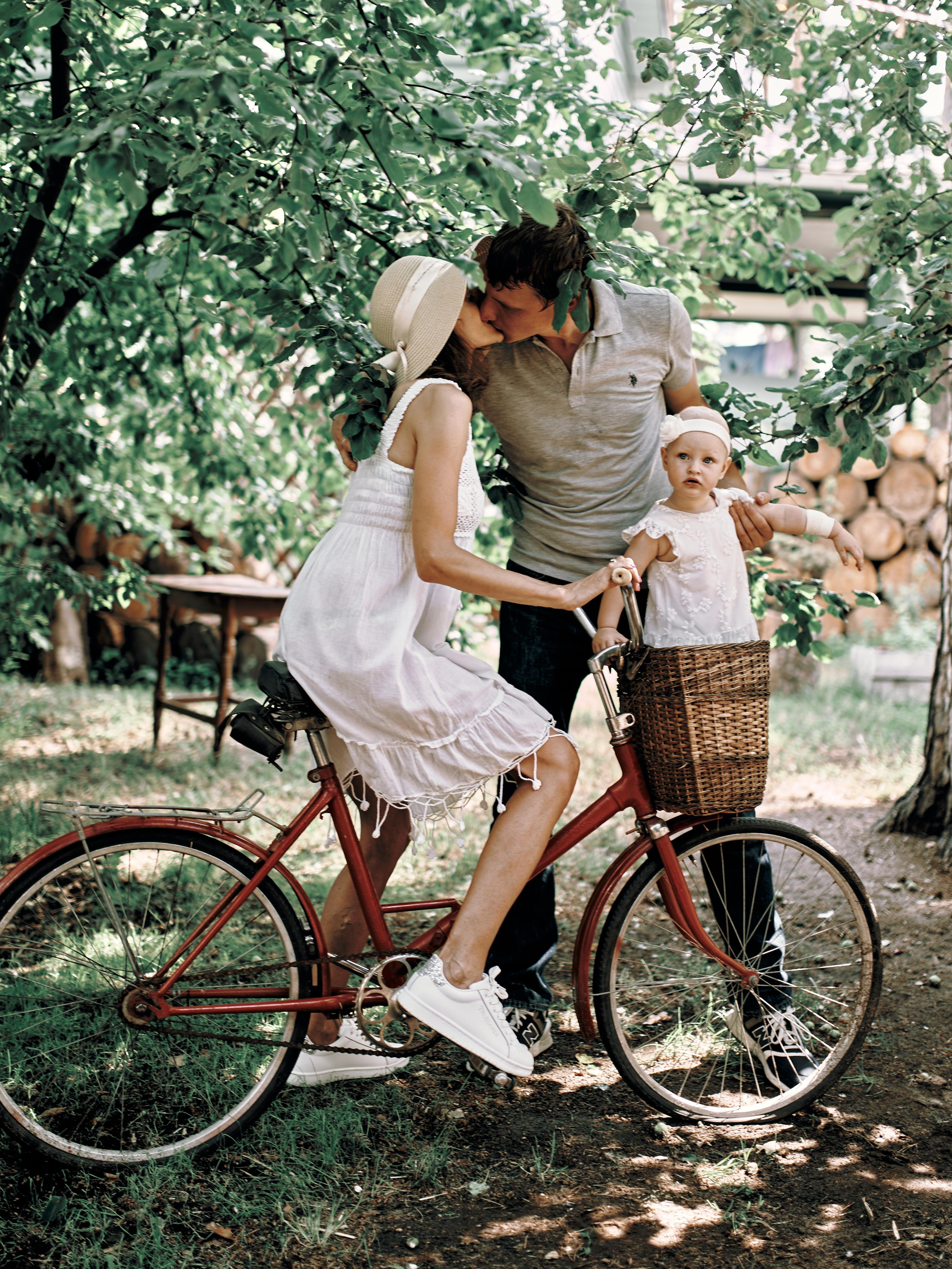 фотосессия семейная на природе Москва, фотосессия семьи в студии в Москве, фотосессия пары в студии, фотосессия мамы и ребенка в Москве, деревенская фотосессия на природе