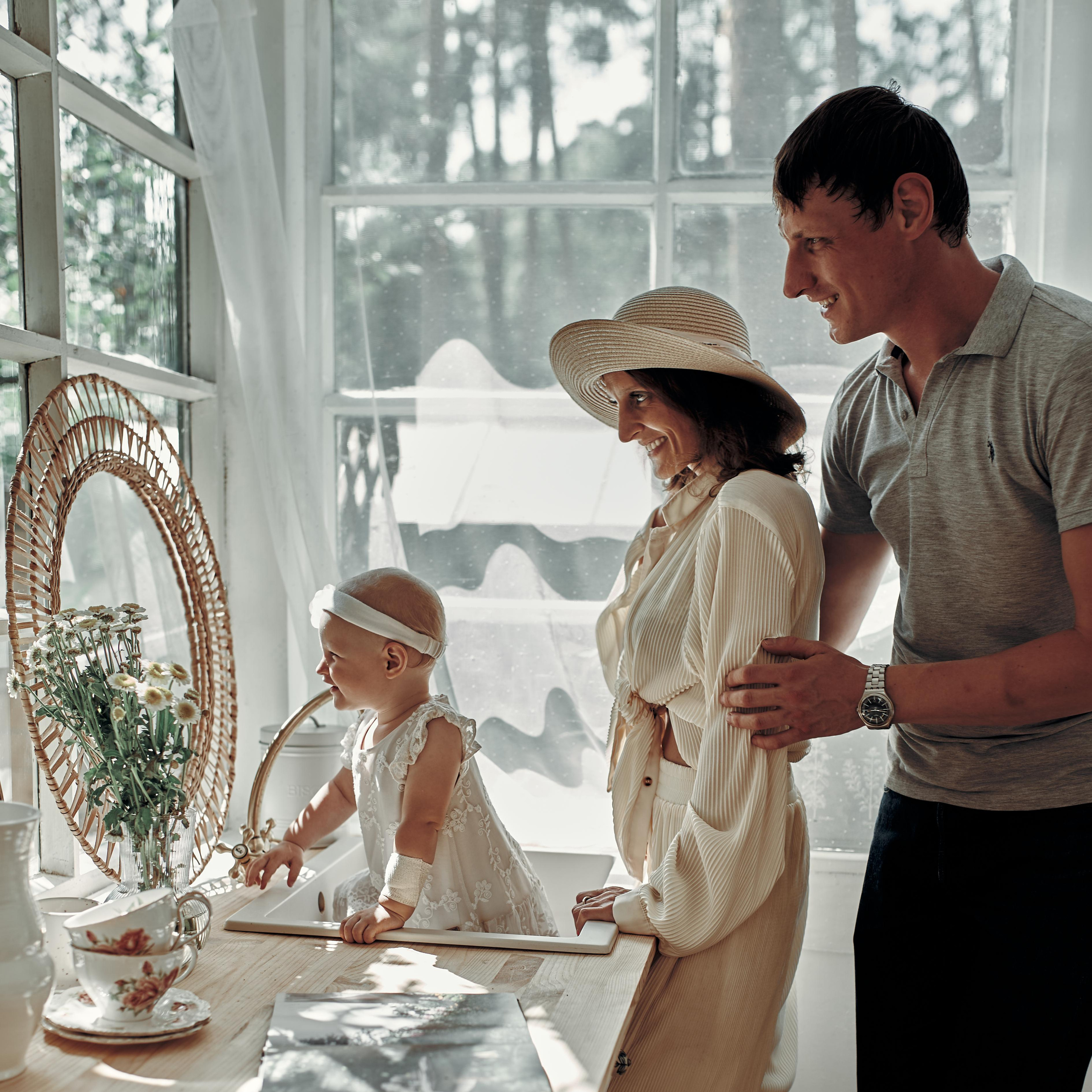 фотосессия семейная на природе Москва, фотосессия семьи в студии в Москве, фотосессия пары в студии, фотосессия мамы и ребенка в Москве, деревенская фотосессия на природе