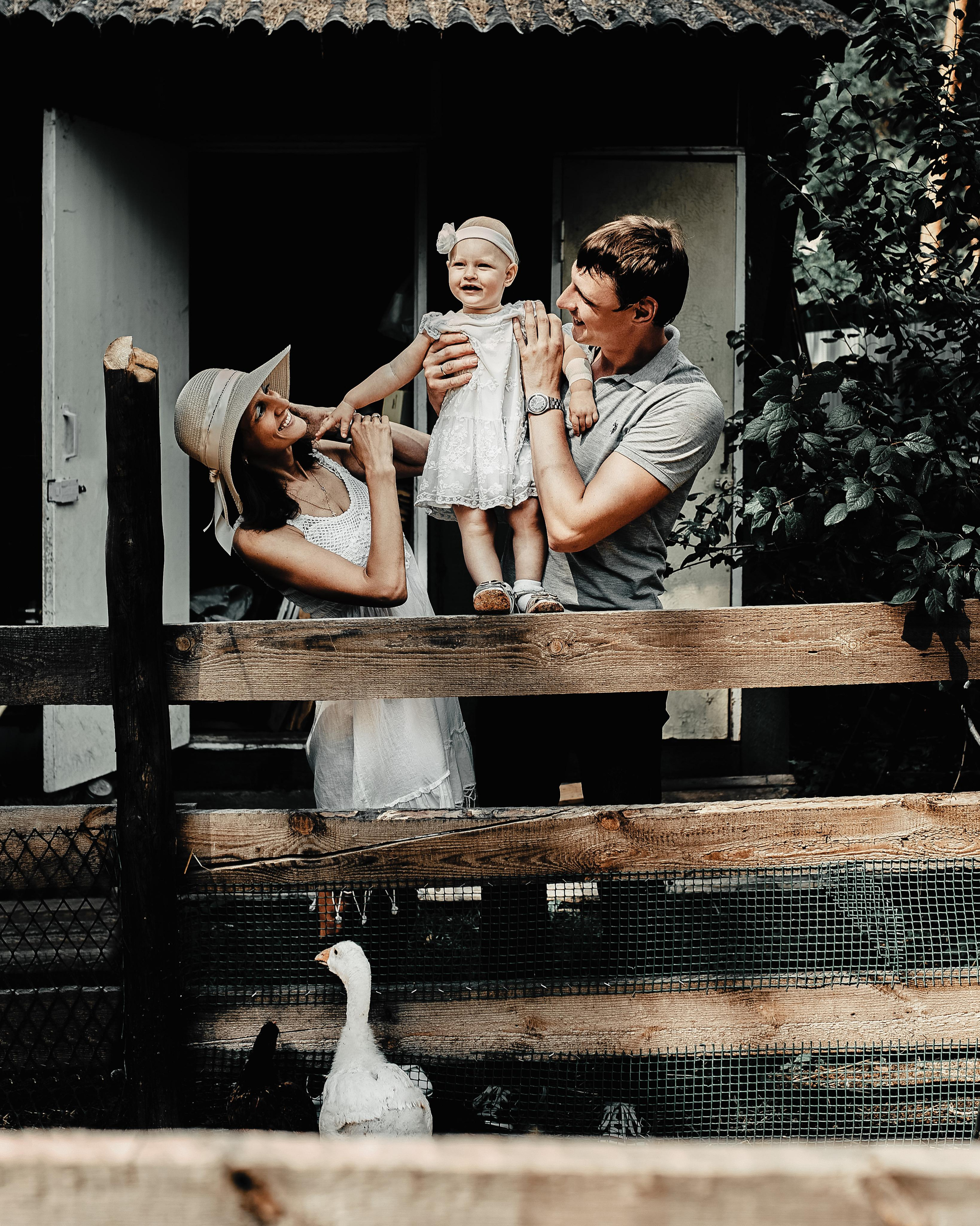 фотосессия семейная на природе Москва, фотосессия семьи в студии в Москве, фотосессия пары в студии, фотосессия мамы и ребенка в Москве, деревенская фотосессия на природе