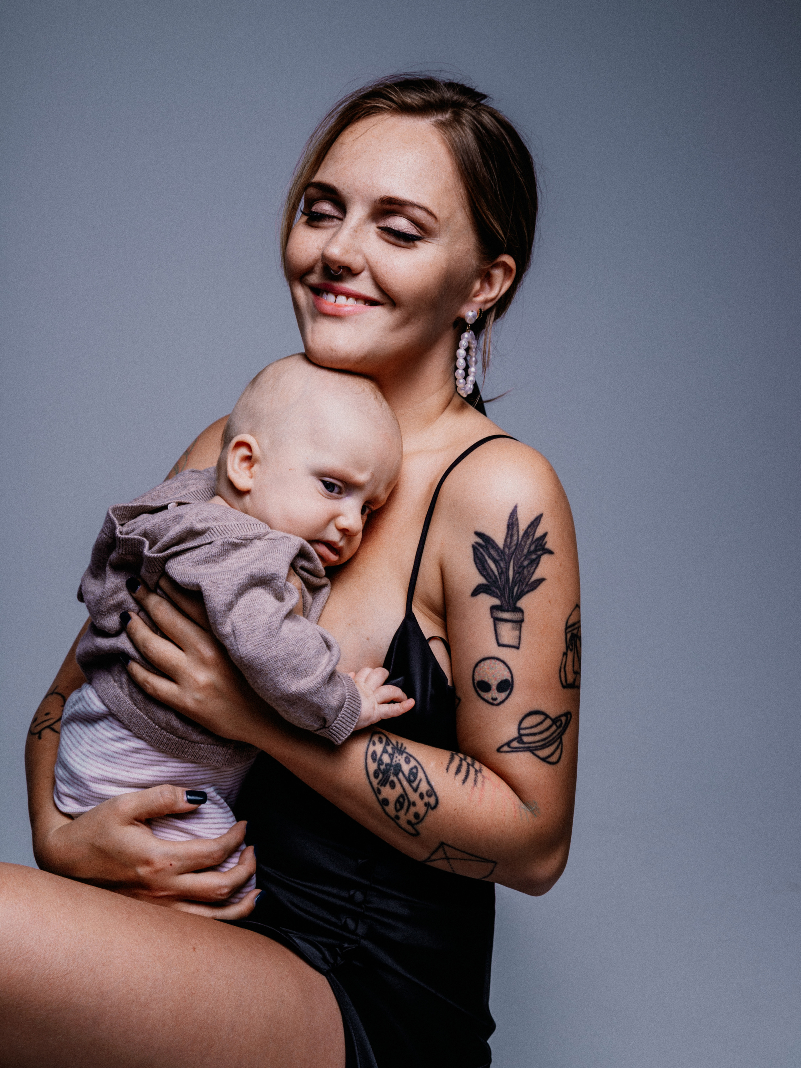 фотосессия в студии с ребенком, индивидуальная фотосессия в Москве, стильная фотосессия с ребенком, фотосессия на циклораме, фотосессия с малышом, портретная фотосессия в студии