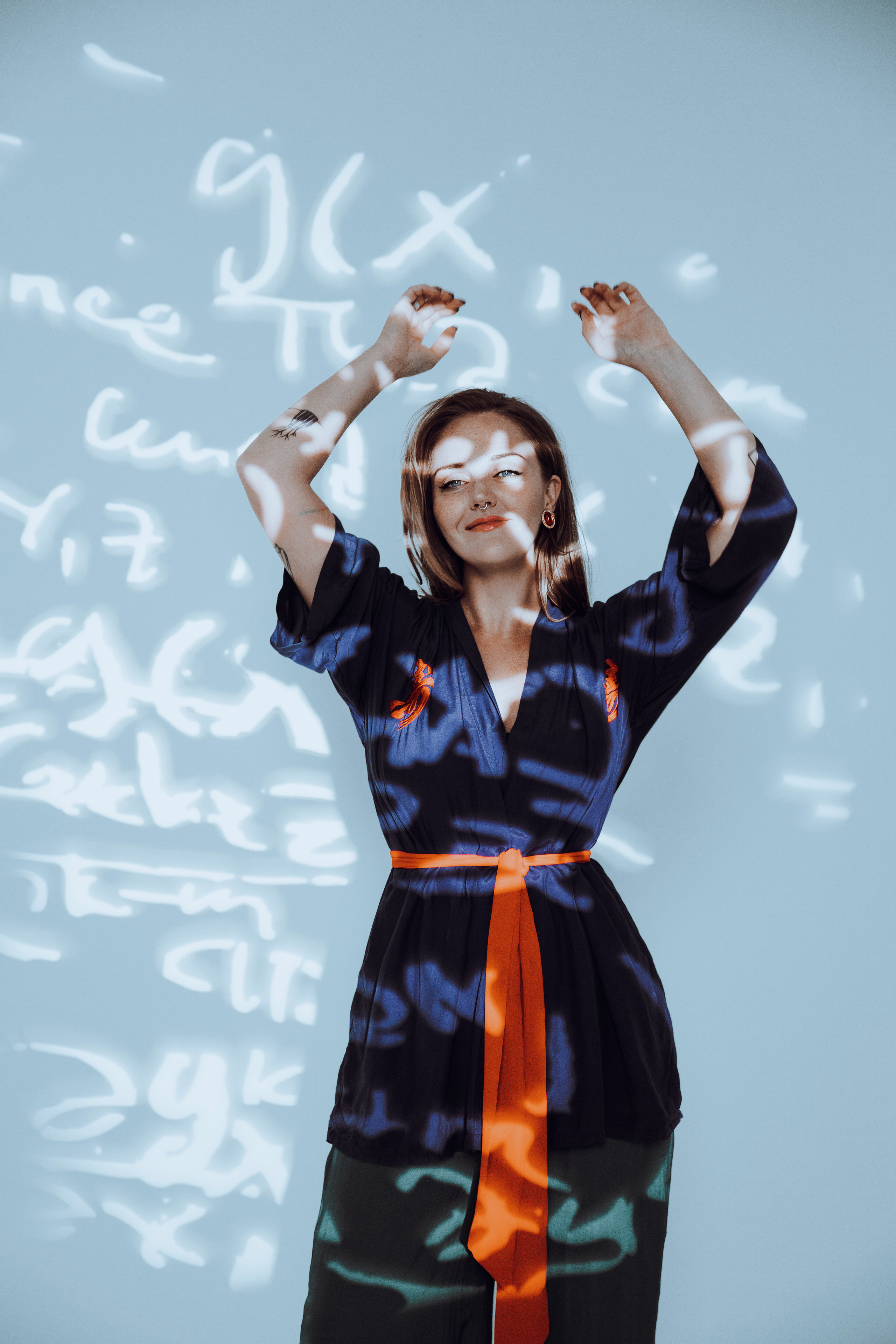 фотосессия в студии с ребенком, индивидуальная фотосессия в Москве, стильная фотосессия с ребенком, фотосессия на циклораме, фотосессия с малышом, портретная фотосессия в студии