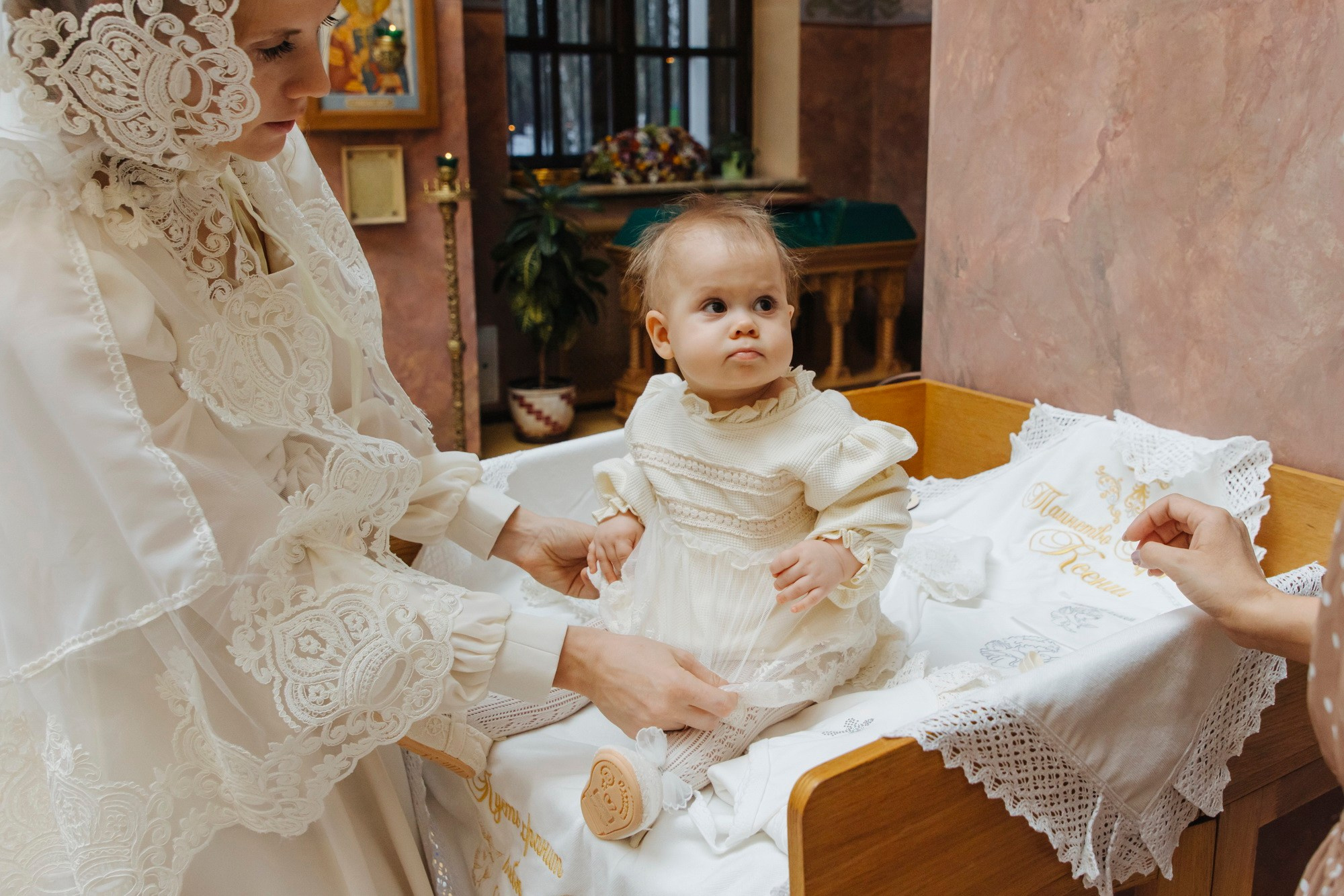 где крестить в ло спб, лучшие церкви для крещения, топ храмов спб, сколько стоит крещение, лучшие соборы для крестин крещения, какой храм выбрать, цена крещение спб, фотограф на крещение санкт петербург