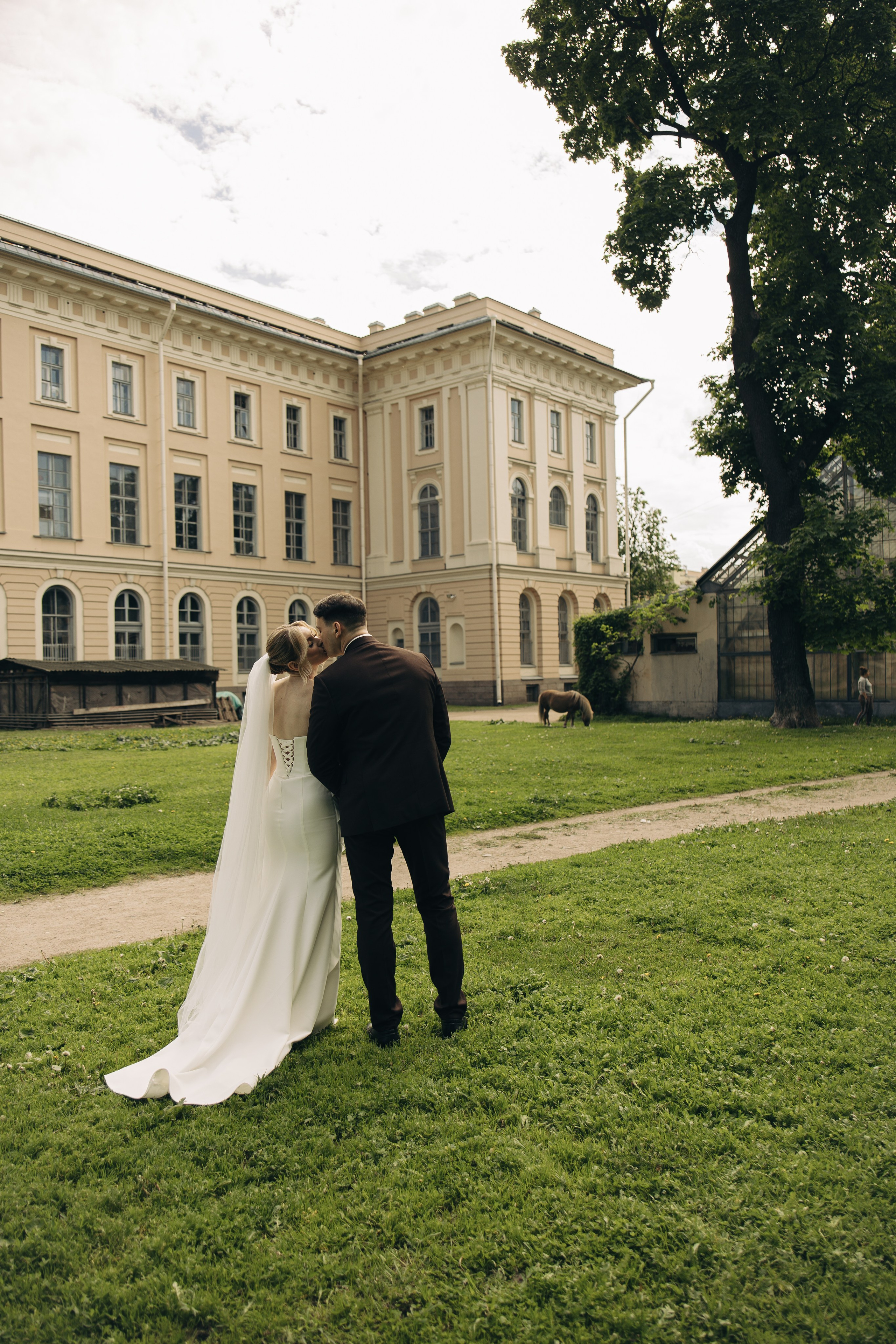 Светлана и Алексей. Загс, прогулка, музей. Свадебный фотограф в Санкт-Петербурге Лана Денисова