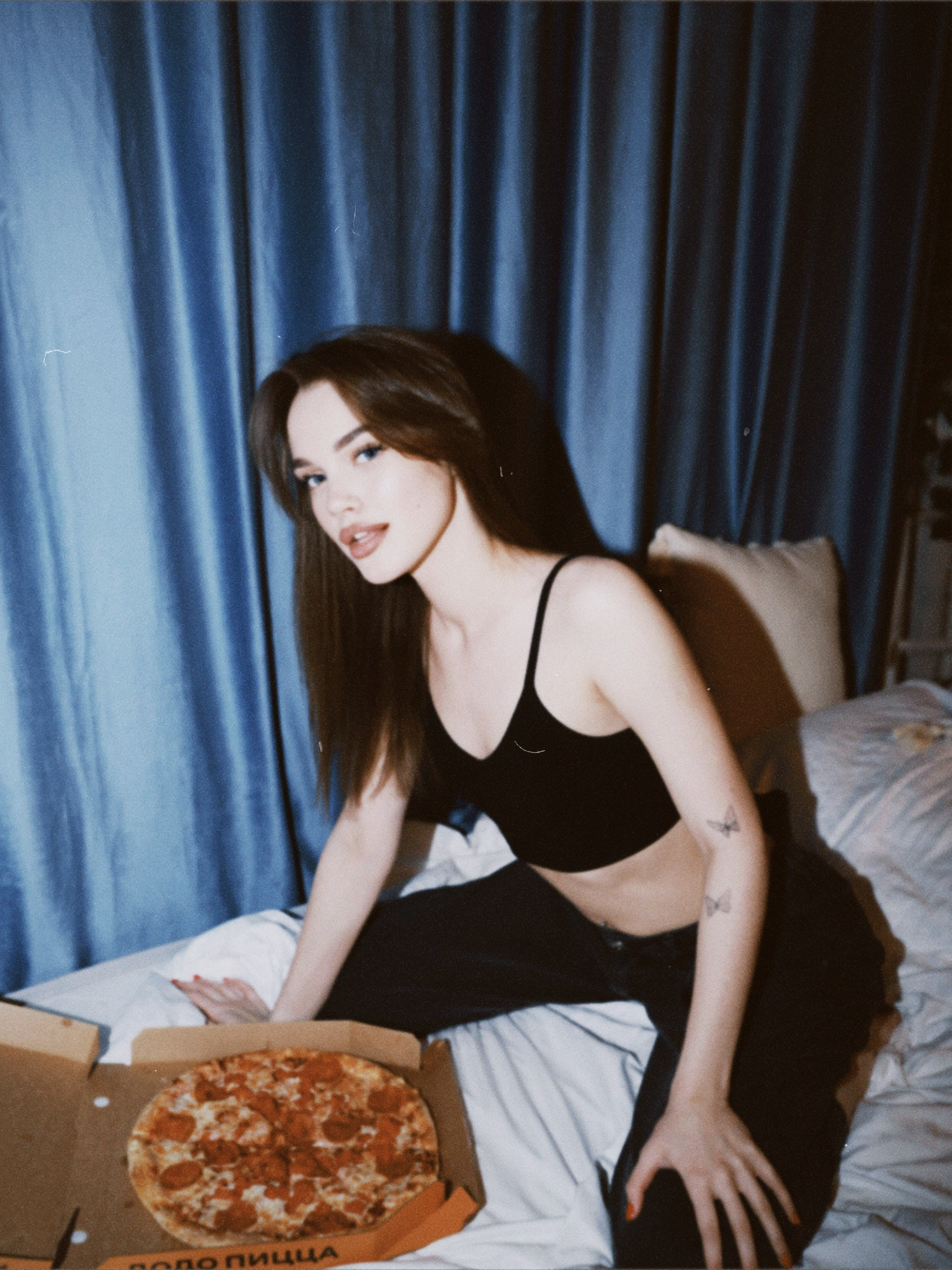 Вечер с пиццей. Фотограф Велькер Марина