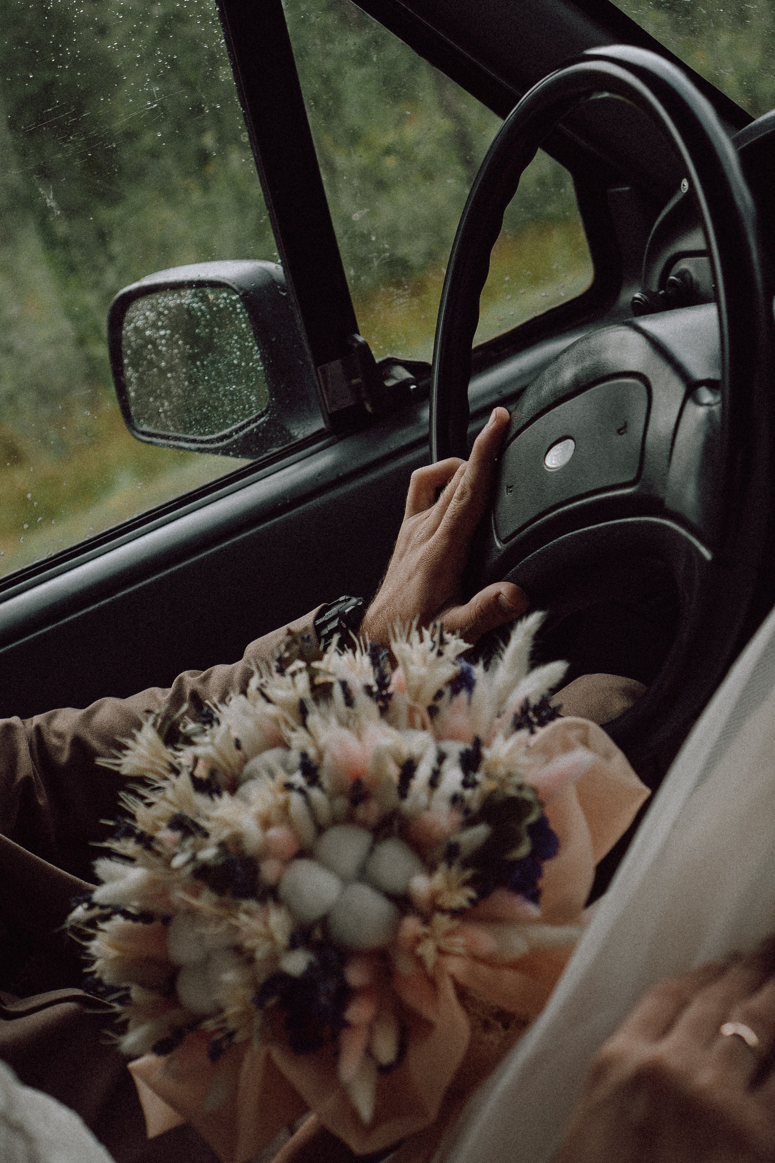 СВАДЕБНАЯ ФОТОСЕССИИЯ ПАРЫ В ГОРОДЕ ПРИОЗЕРСК В СОСНОВОМ ЛЕСУ И С ПИКАПОМ. Профессиональный фотограф, Санкт-Петербург — Виктория Богомолова