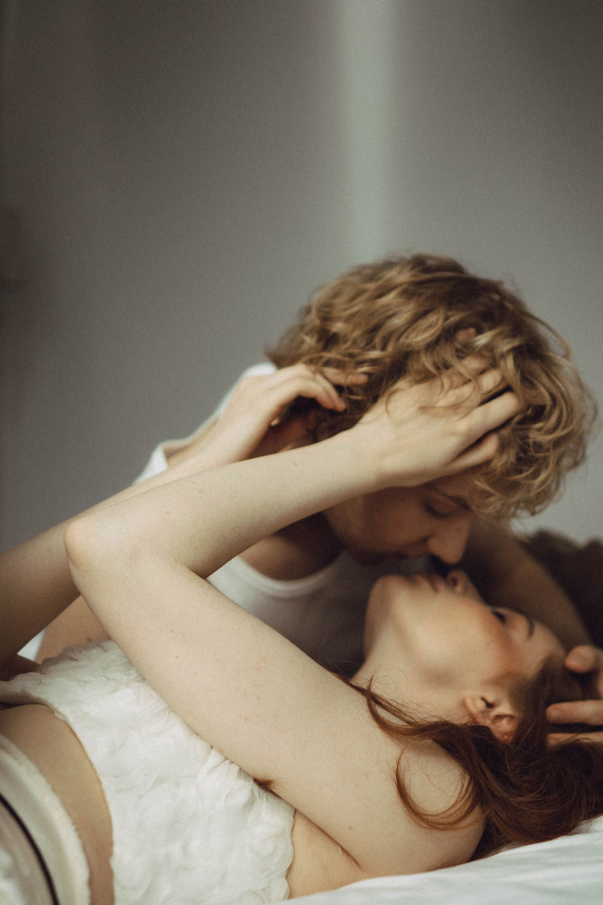 СВАДЕБНАЯ СЬЕМКА В ОТЕЛЕ. СБОРЫ ЖЕНИХА И НЕВЕСТЫ И ТАКЖЕ ТОР И ПОДГОТОВКА К ПРОГУЛКЕ. Профессиональный фотограф, Санкт-Петербург — Виктория Богомолова