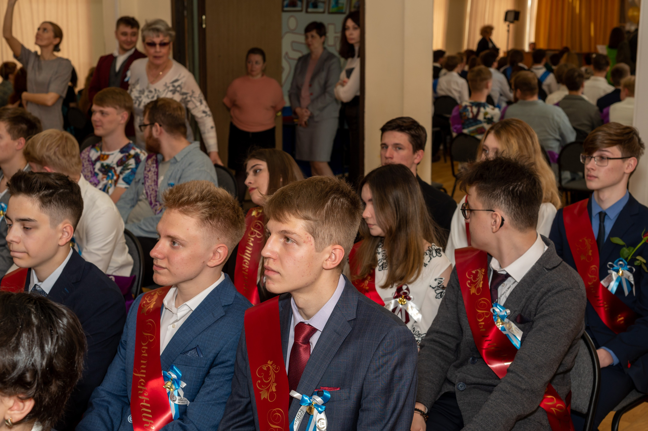 Последний звонок Школа 1412. Детский и семейный фотограф г. Москва Оксана Катаджи