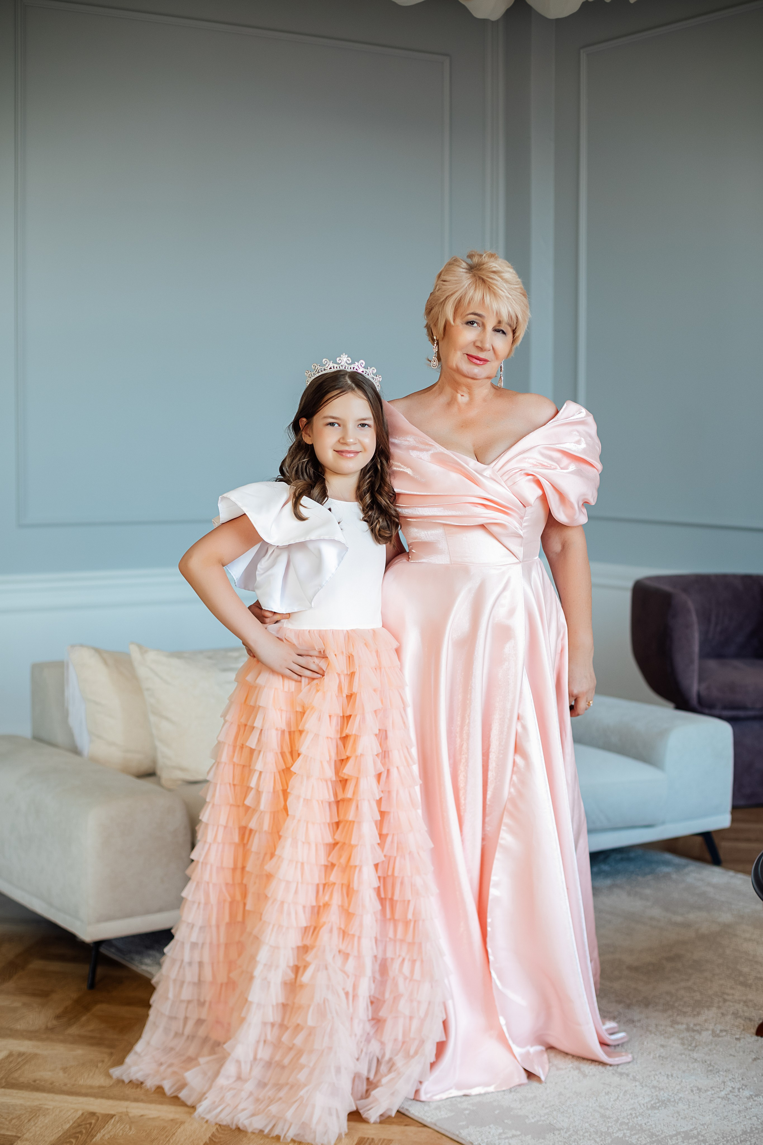 Бабушка с внучкой. Https://malovafoto.ru