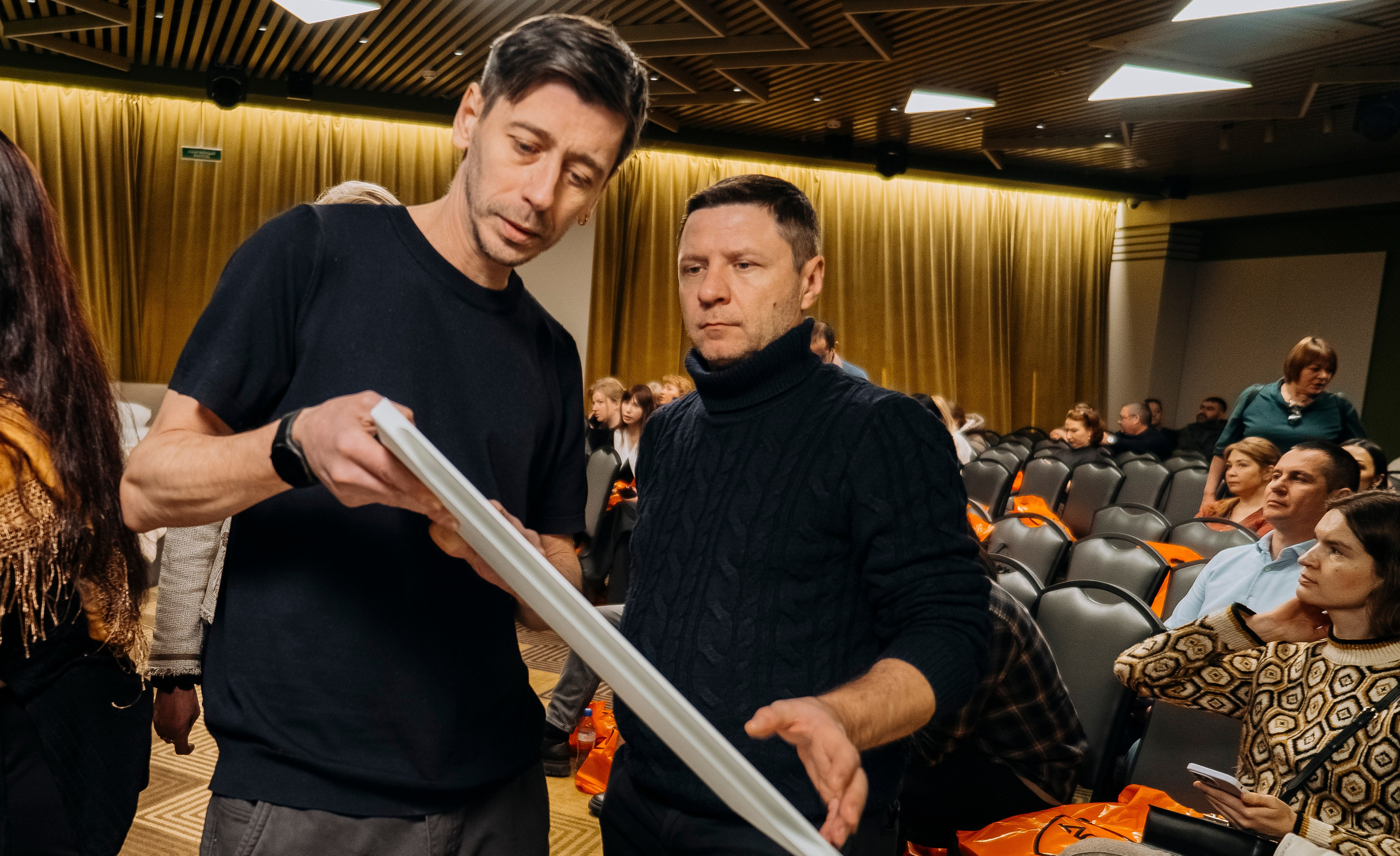 Ежегодный Дилерский семинар от учредителей компании! Больше: https://sinonim.org/improve#res. Профессиональный портретный фотограф в Москве Владимир Глаголев