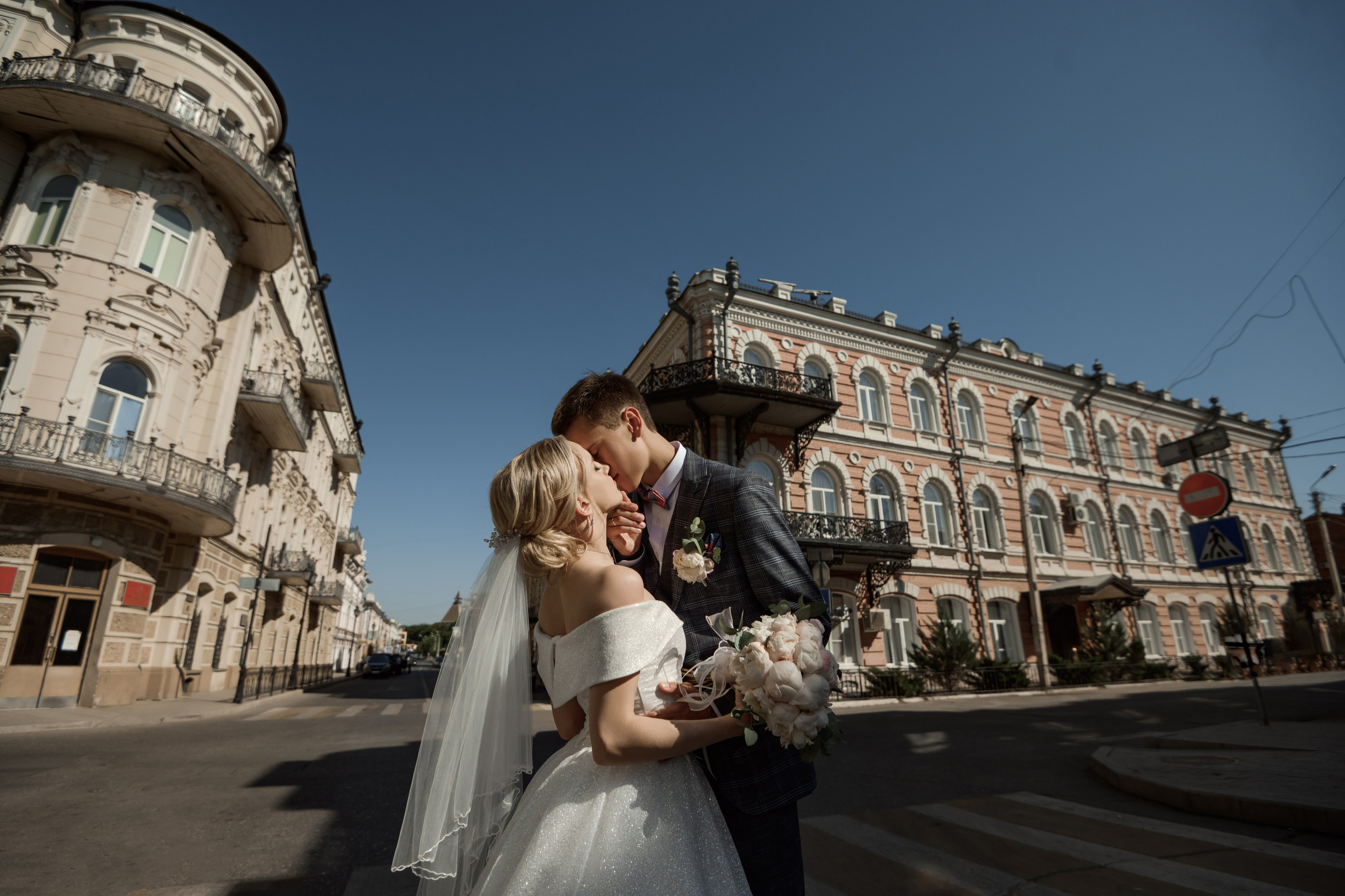 B & A. Свадебный фотограф в г. Астрахань. Так же выезжаю в другие города