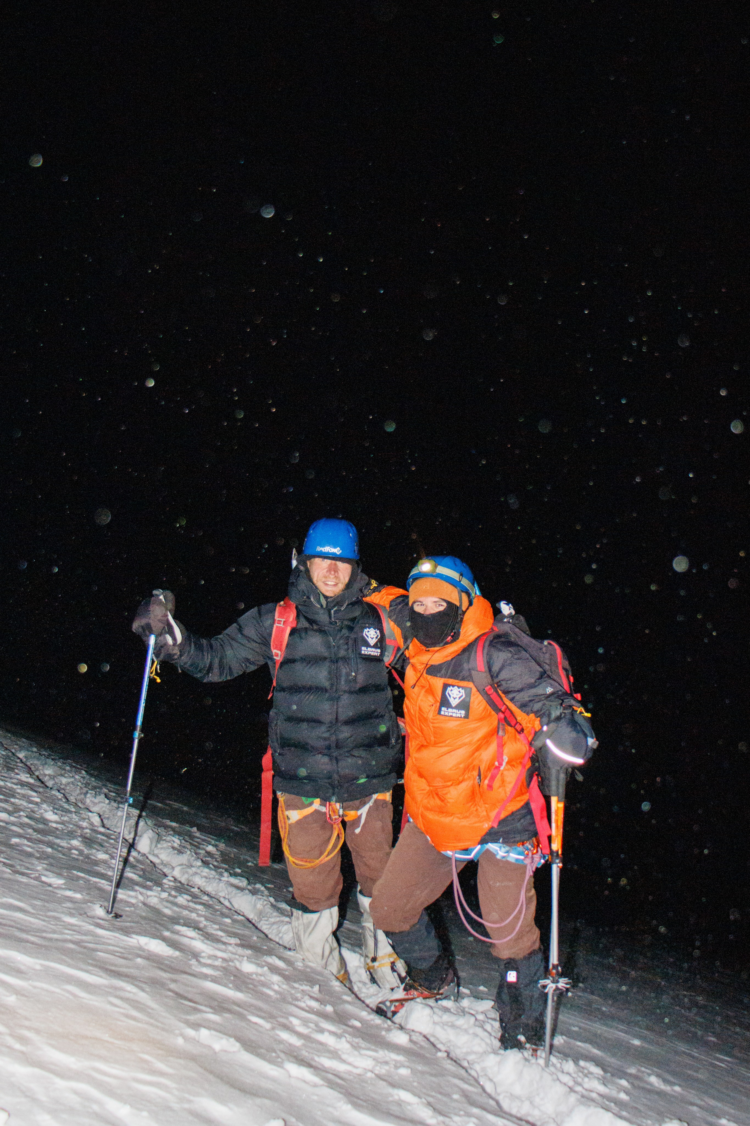 Эльбрус / восхождение. Фотограф на трекинг и восхождение Эльбрус, Приэльбрусье. Елизавета Бобок