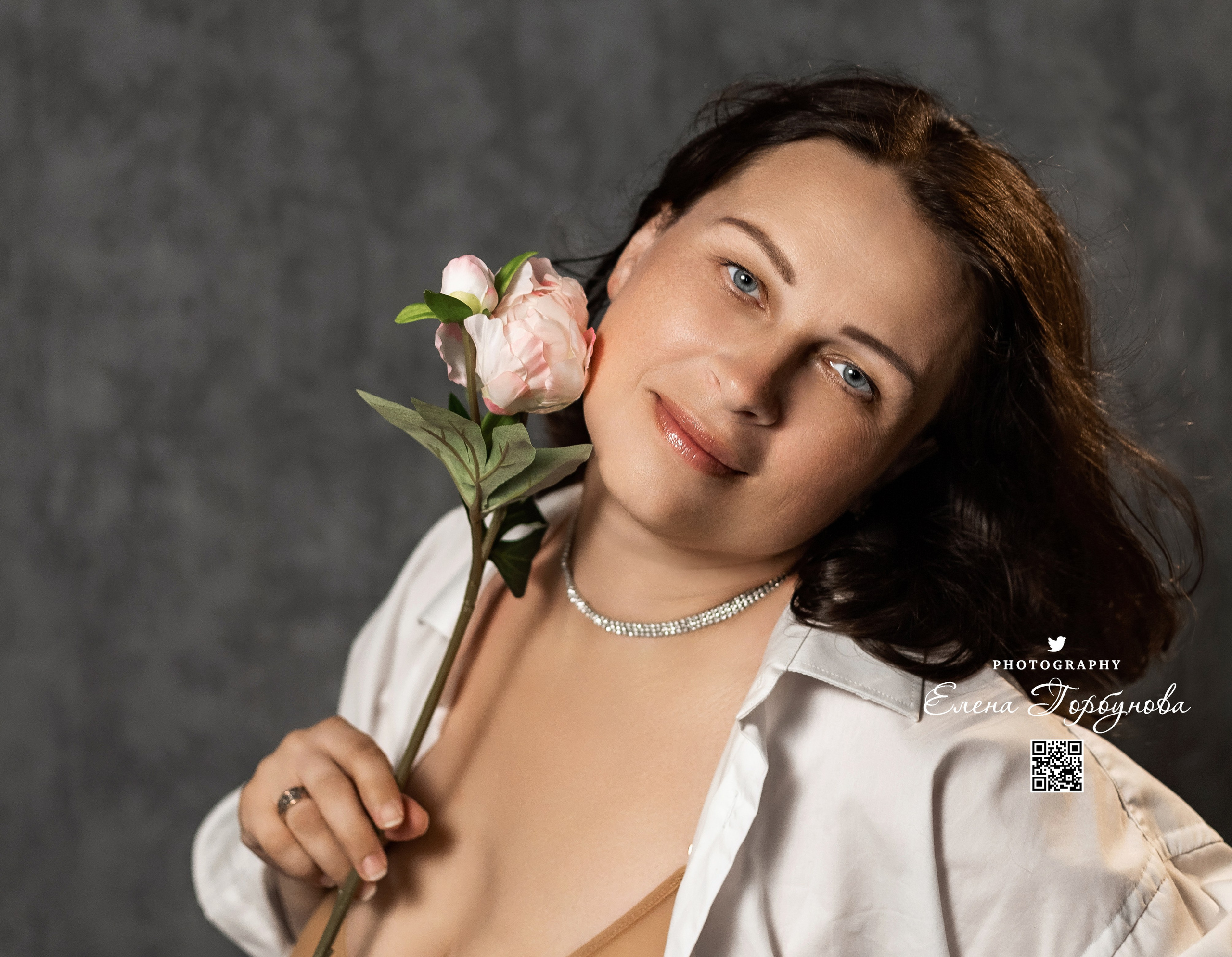 Моя мини студия. Авг.-сент 2024 г. Фотограф Пермь. Свадьбы. Семья и дети, школа, д. сад. Фотокниги