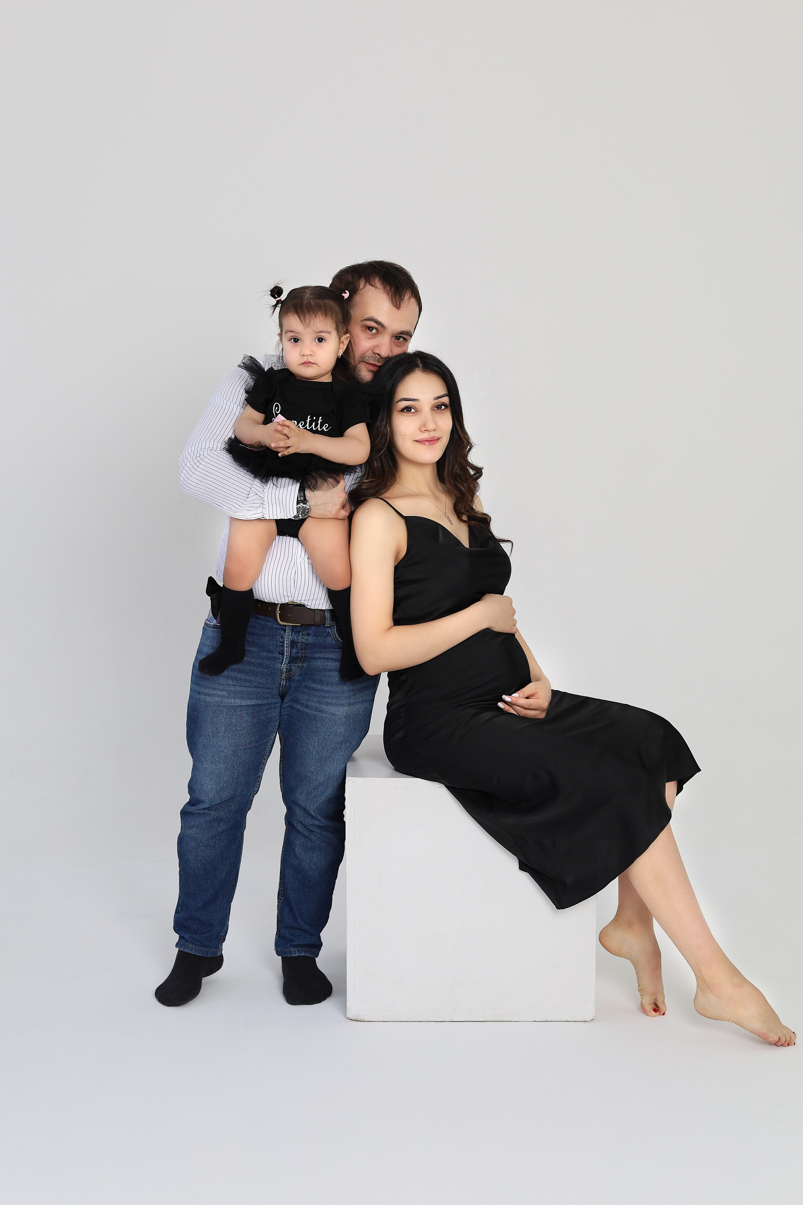 Профессиональная фотосессия беременности в студии и на природе. Фотограф Мария Дрогунова